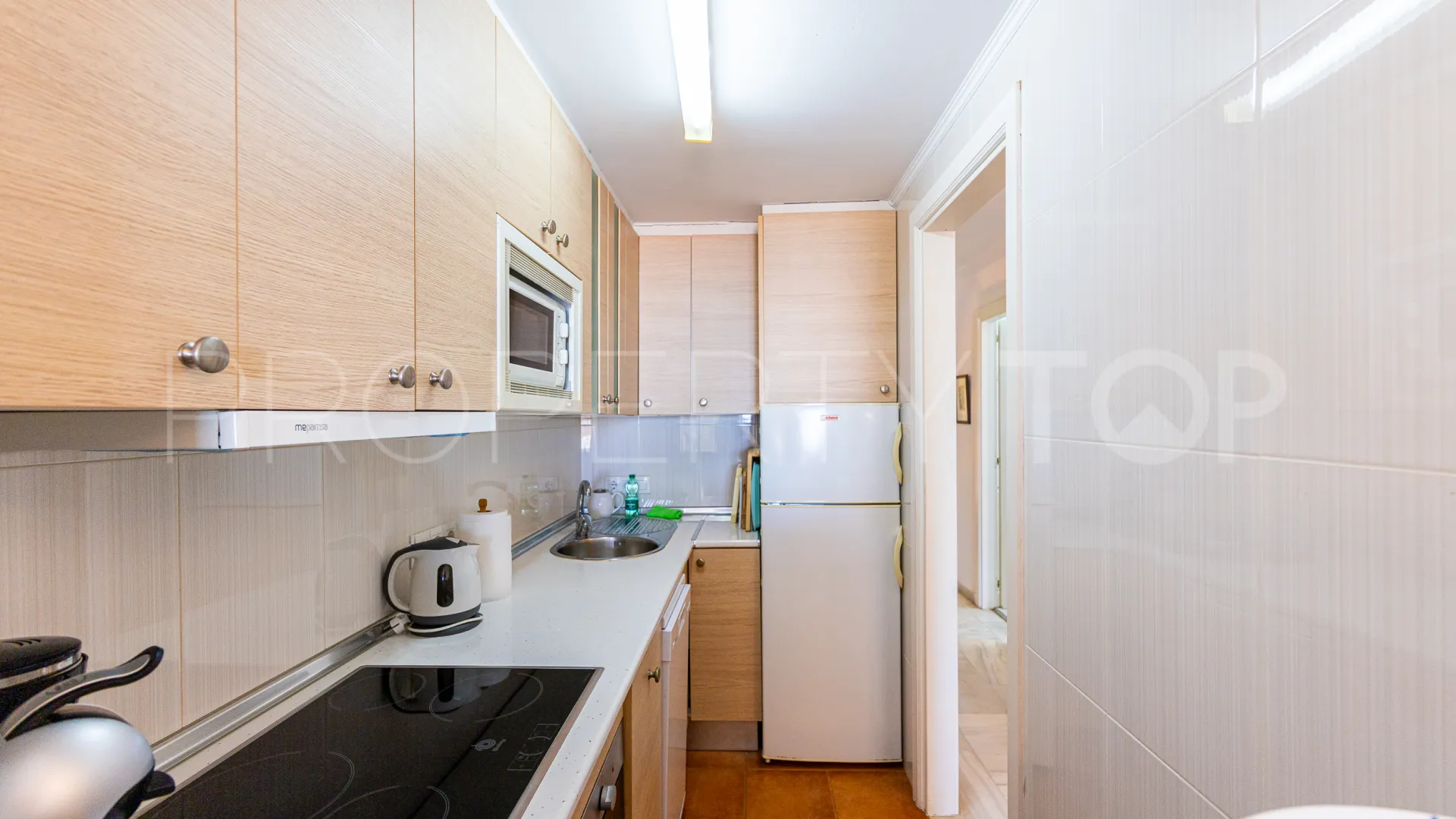 Calahonda, duplex planta baja con 2 dormitorios en venta