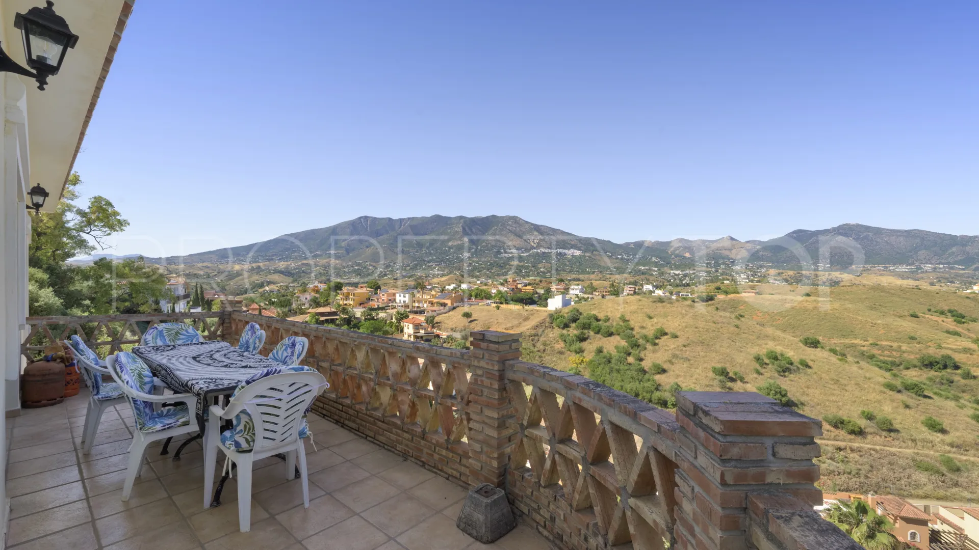 Sierrezuela 4 bedrooms villa for sale