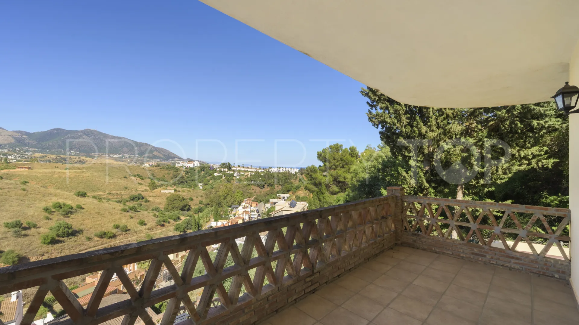 Sierrezuela 4 bedrooms villa for sale