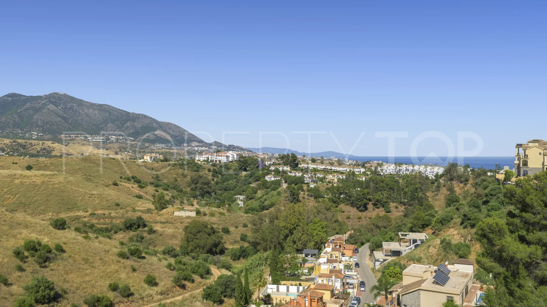 Sierrezuela 4 bedrooms villa for sale