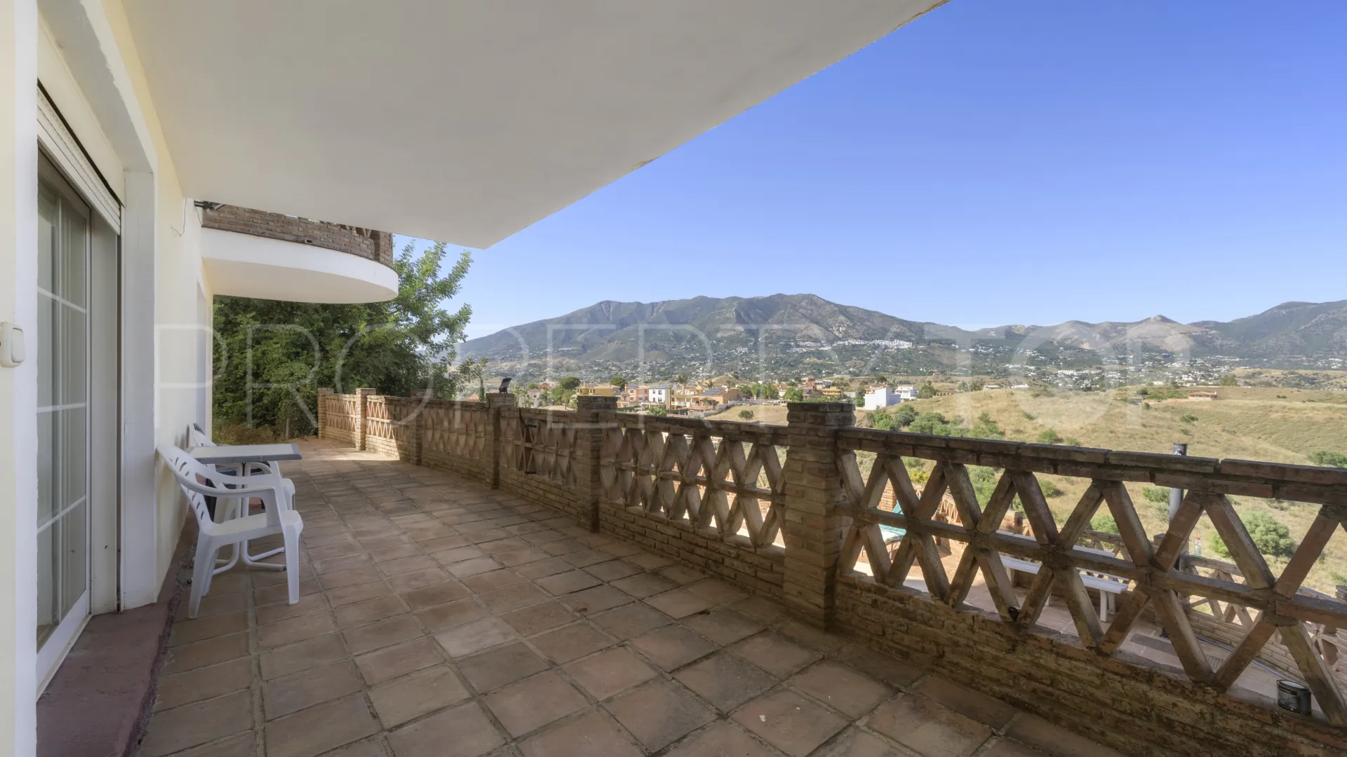 Sierrezuela 4 bedrooms villa for sale