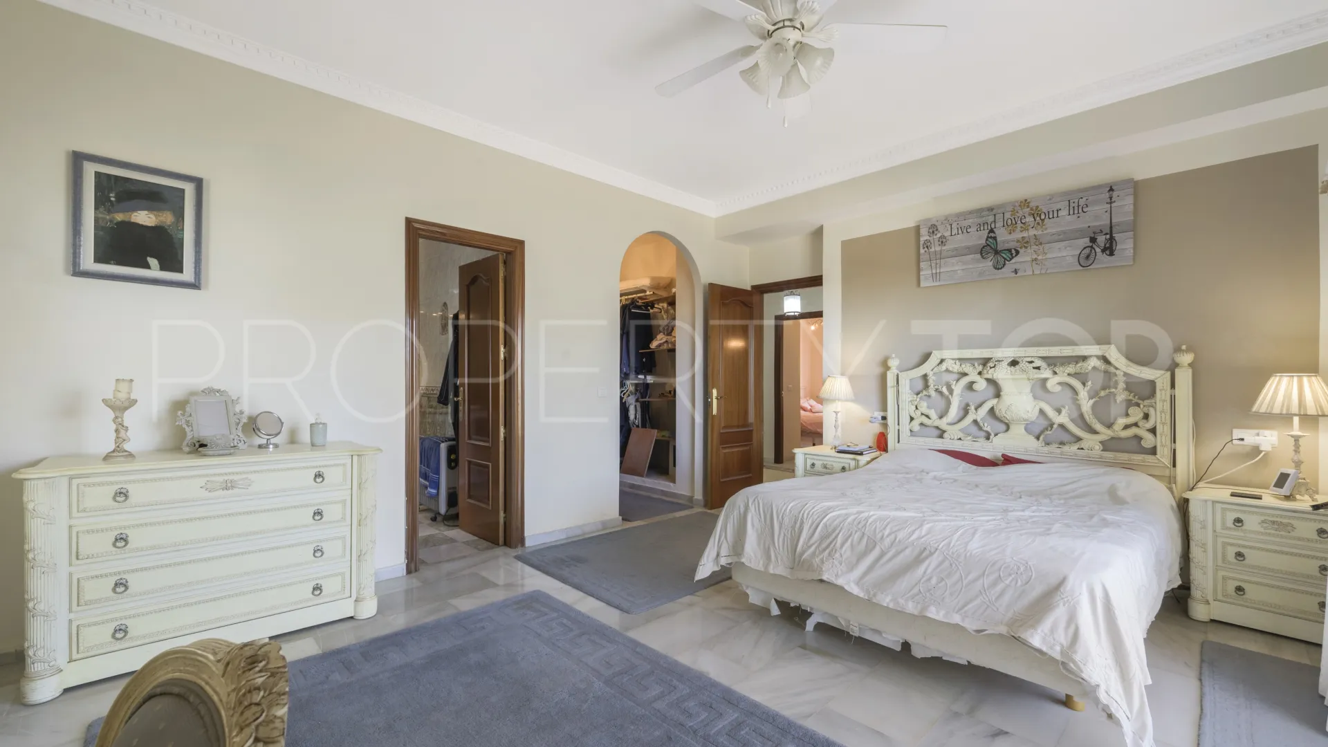 Sierrezuela 4 bedrooms villa for sale