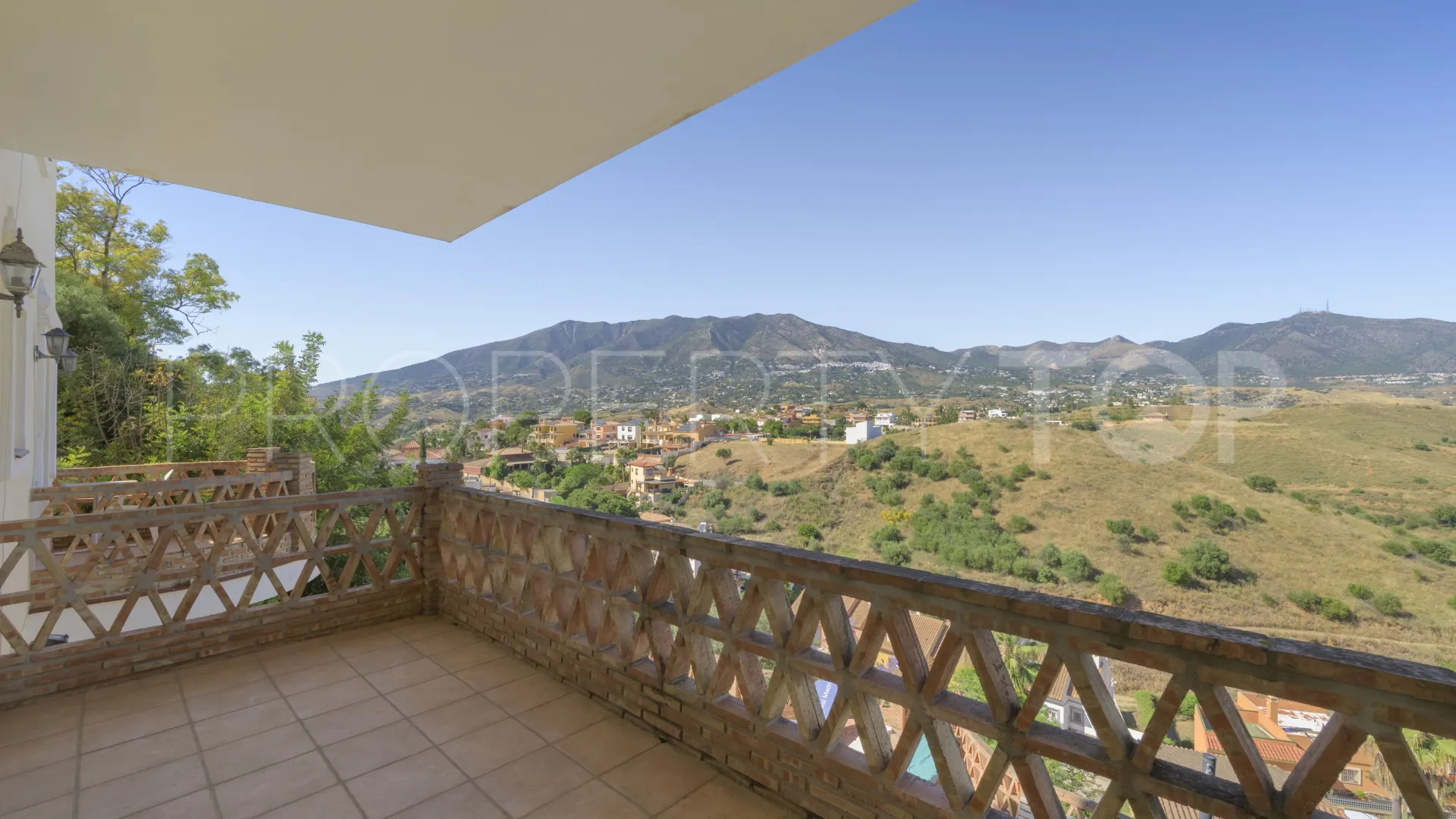 Sierrezuela 4 bedrooms villa for sale