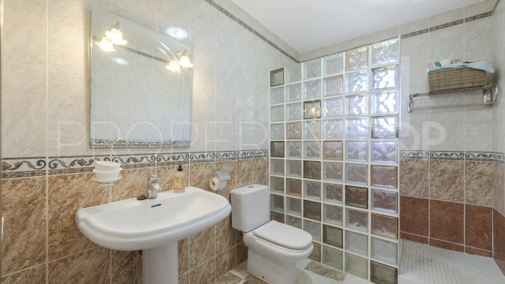Sierrezuela 4 bedrooms villa for sale