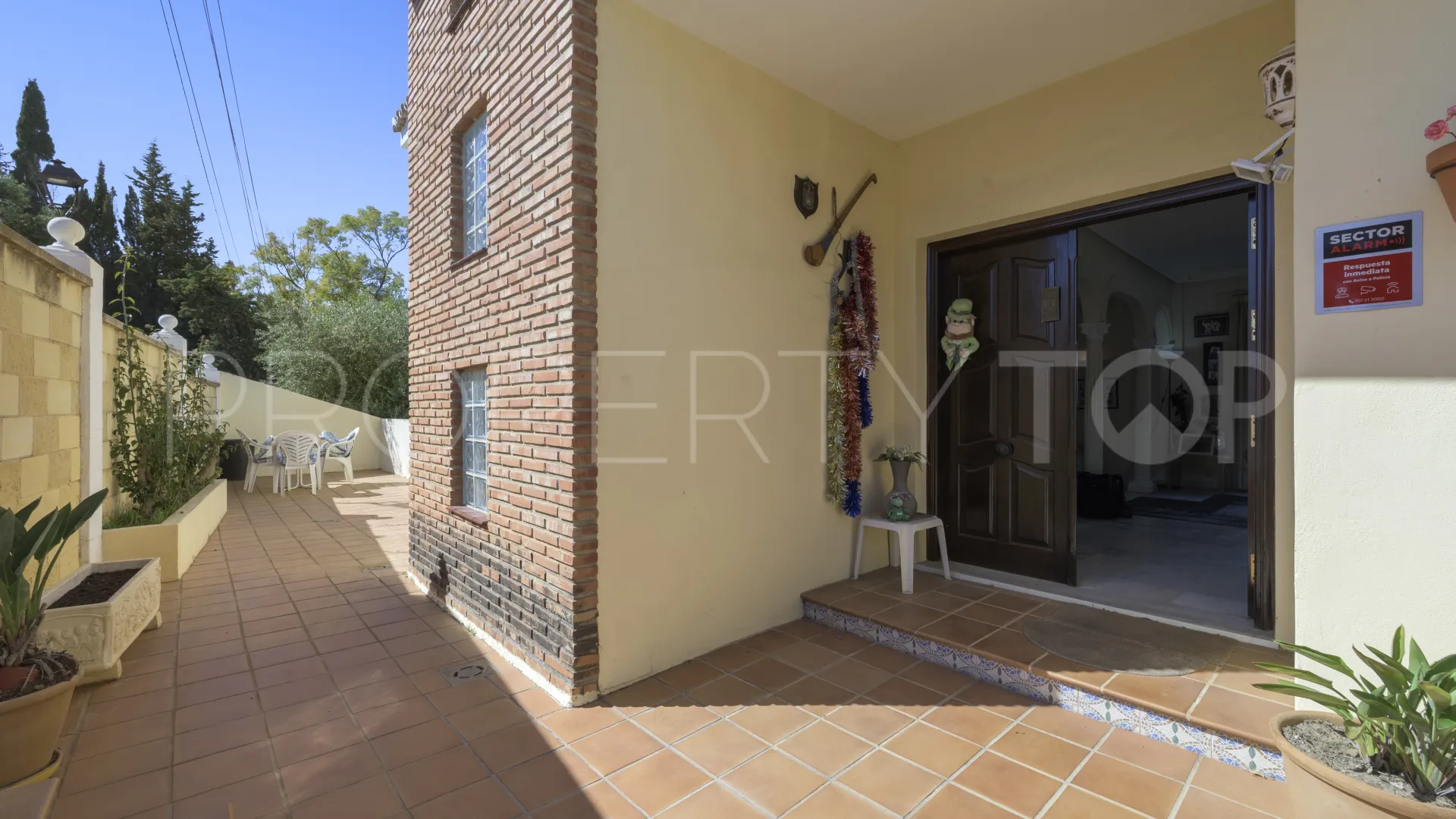 Sierrezuela 4 bedrooms villa for sale