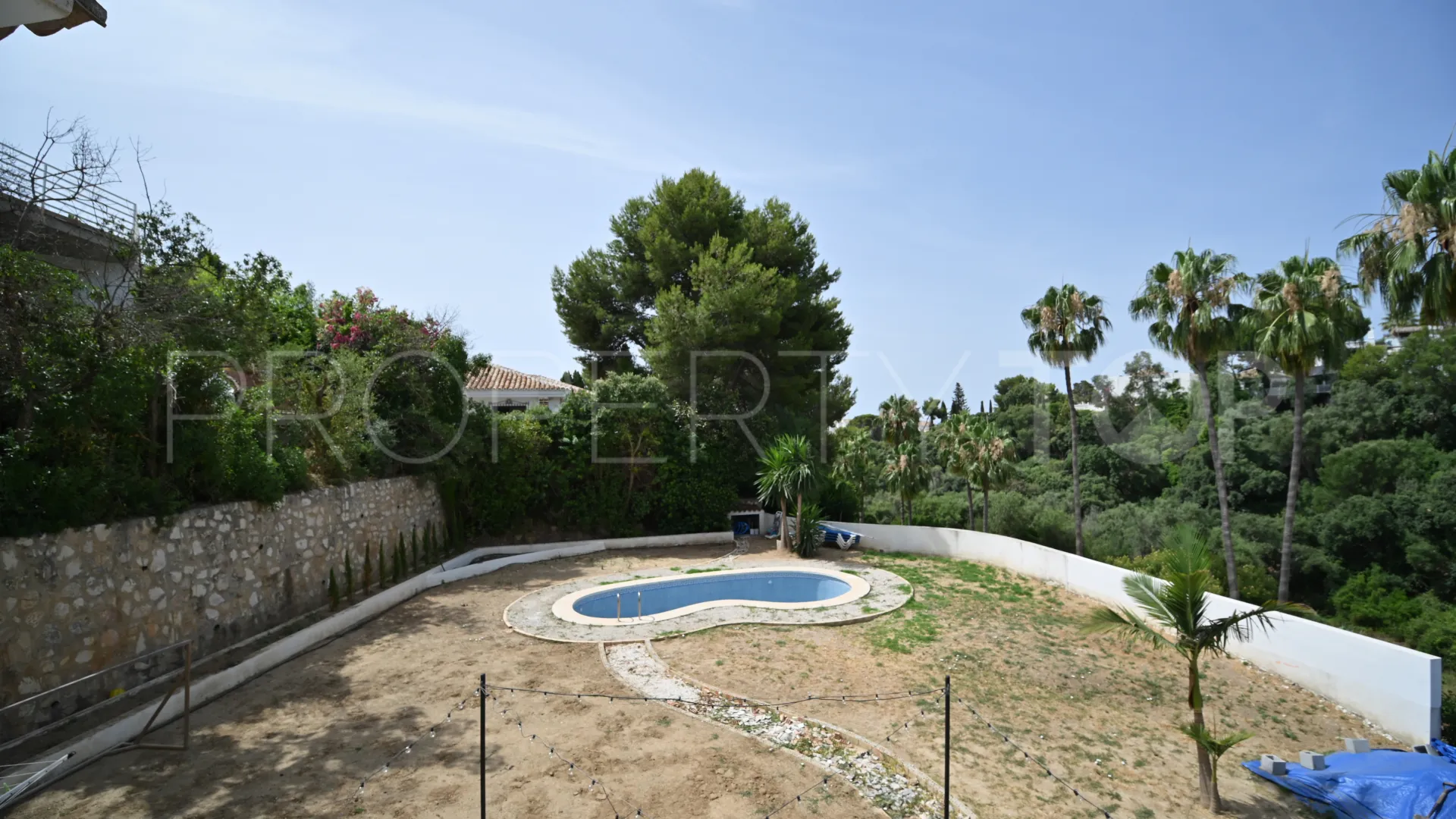 Calahonda, villa de 2 dormitorios en venta
