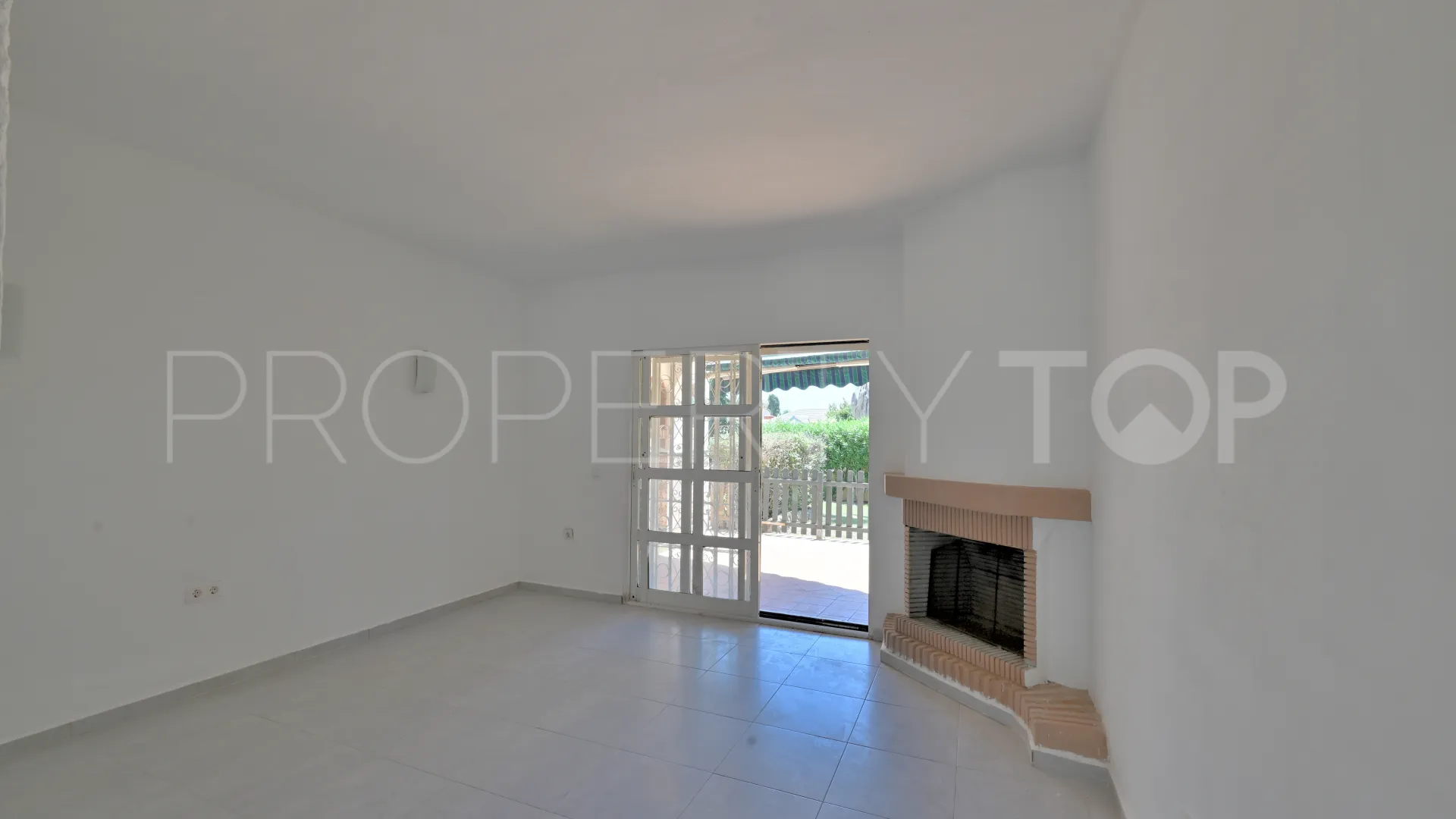 For sale town house in Calahonda