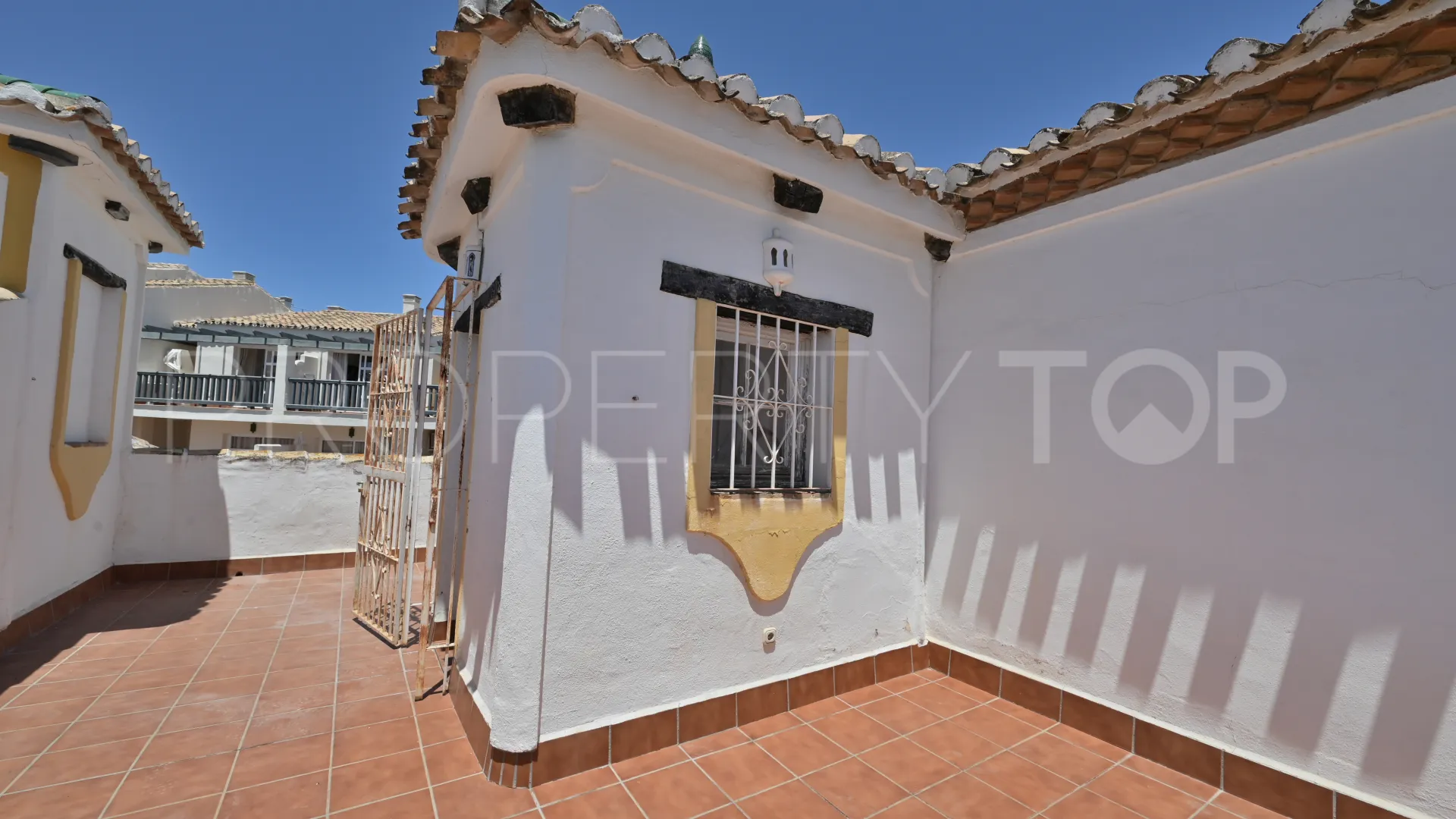 For sale town house in Calahonda