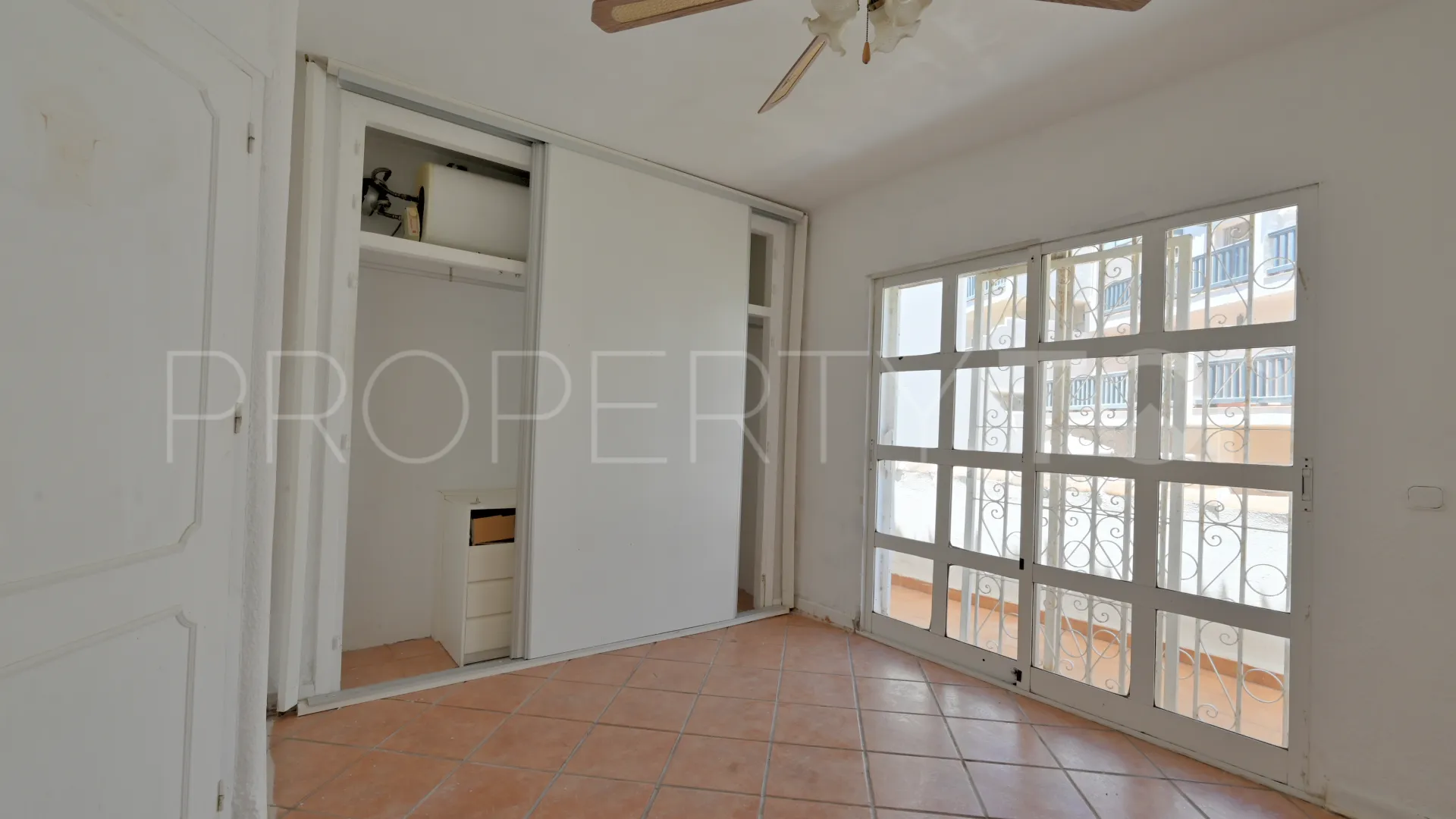 For sale town house in Calahonda