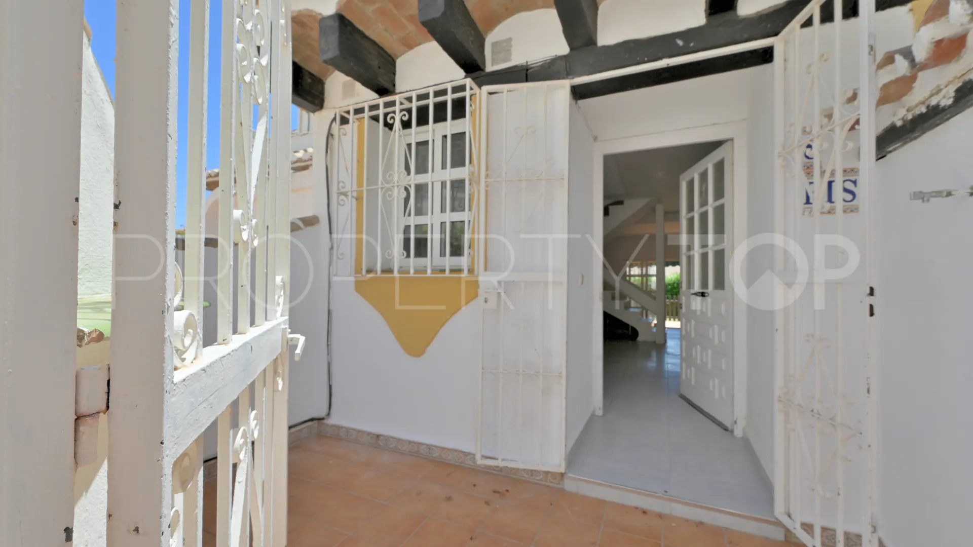 For sale town house in Calahonda