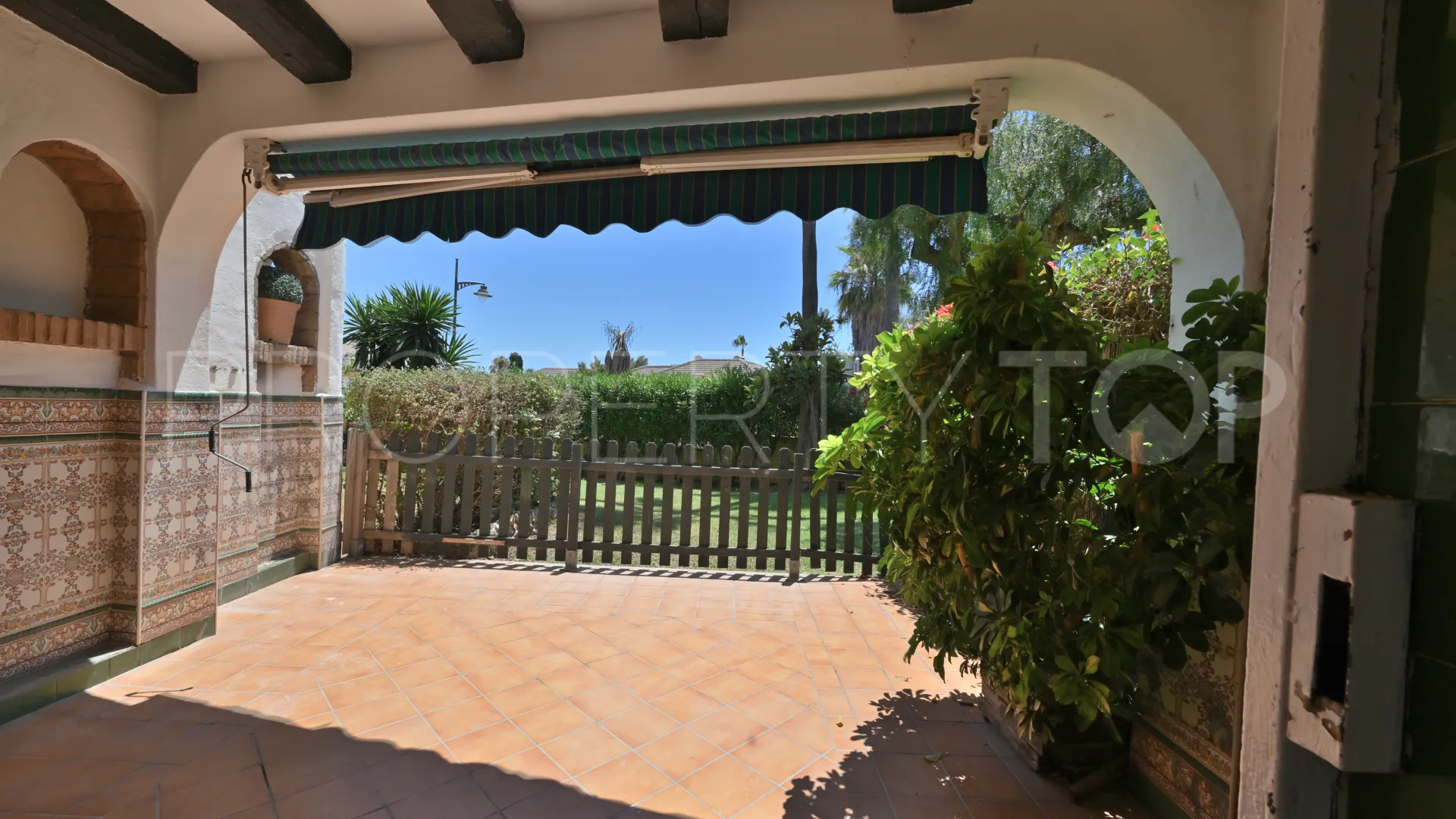 For sale town house in Calahonda