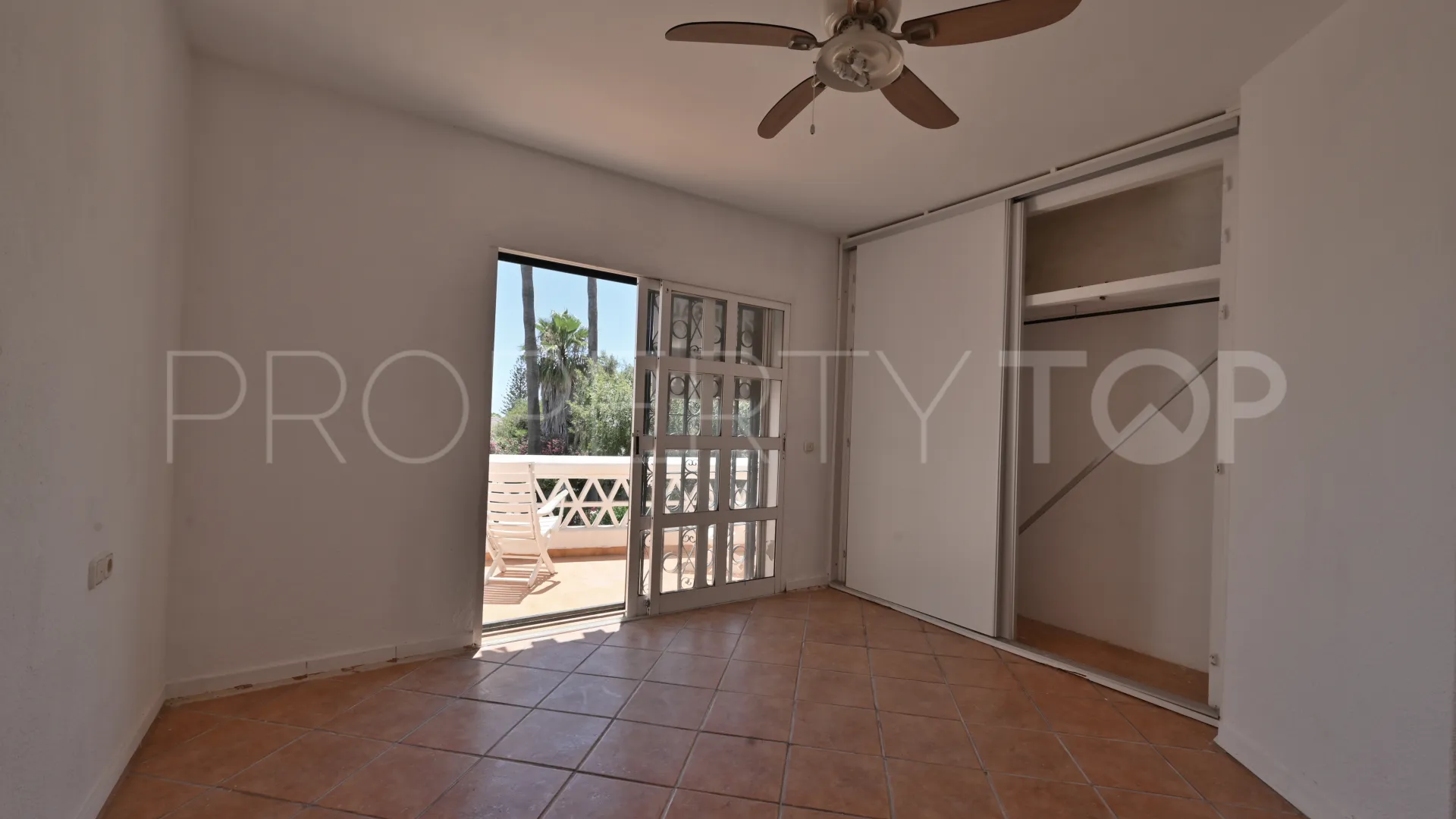 For sale town house in Calahonda