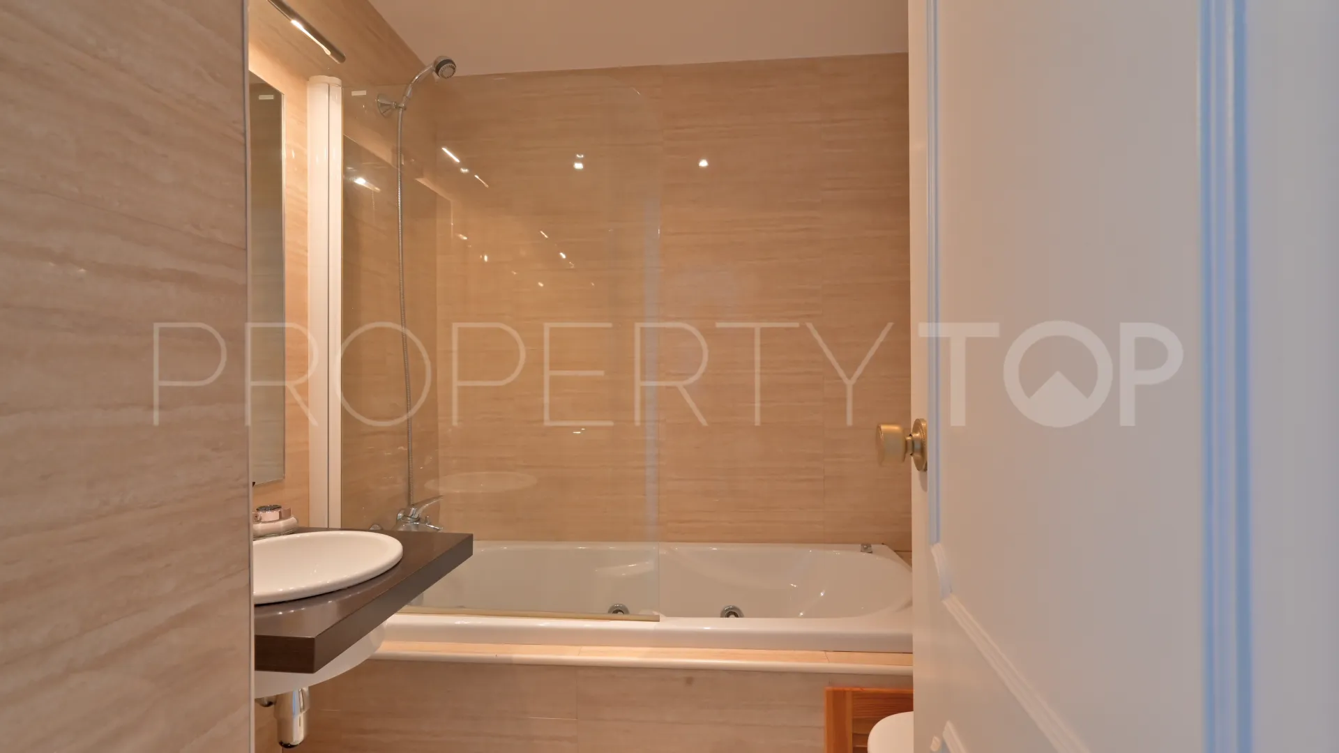 Apartamento a la venta en Calahonda de 2 dormitorios