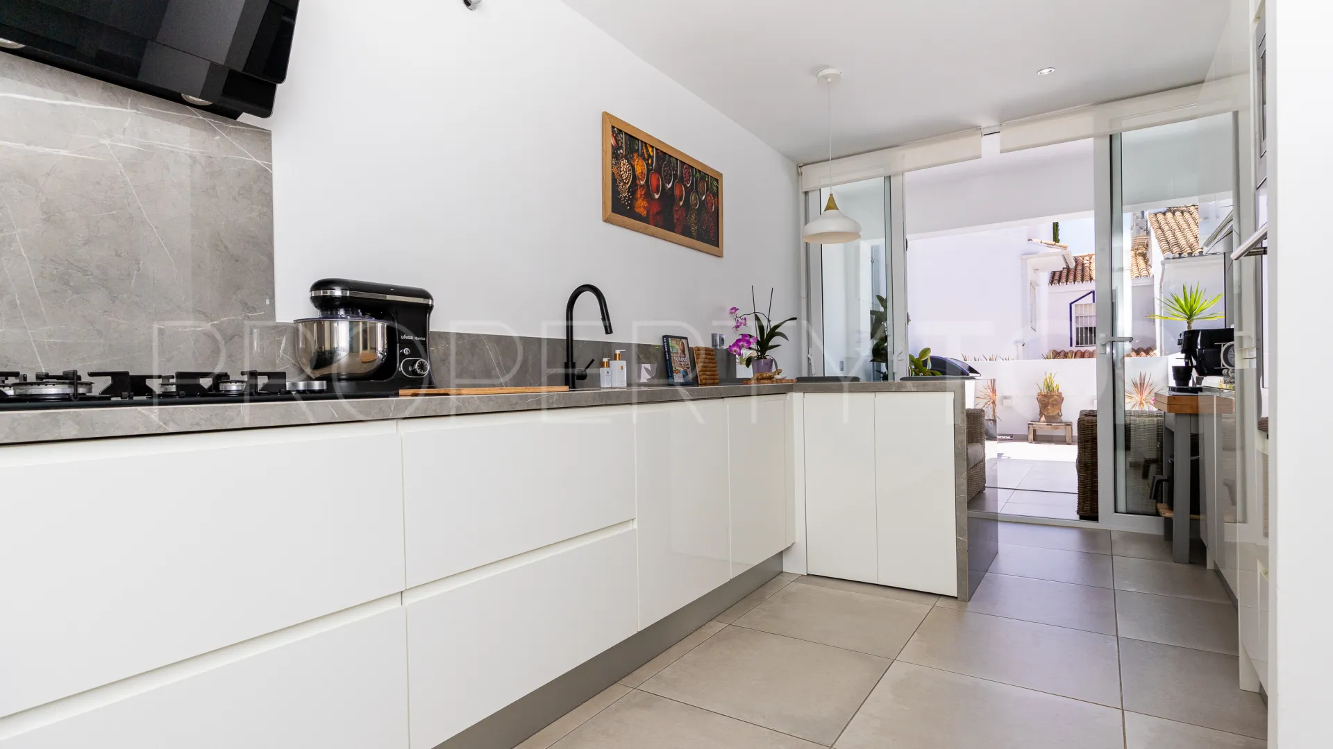 For sale Calahonda 4 bedrooms town house