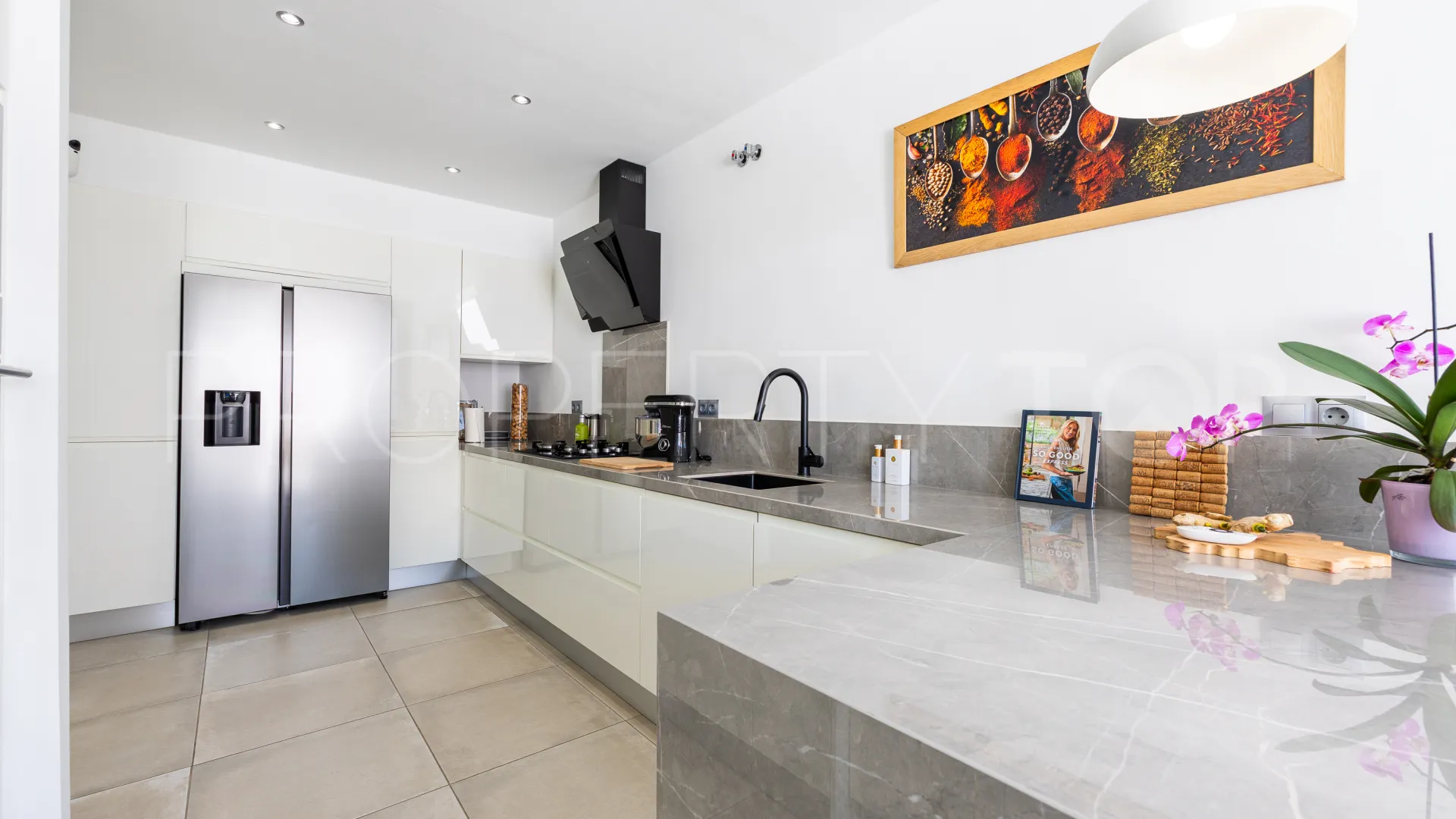 For sale Calahonda 4 bedrooms town house