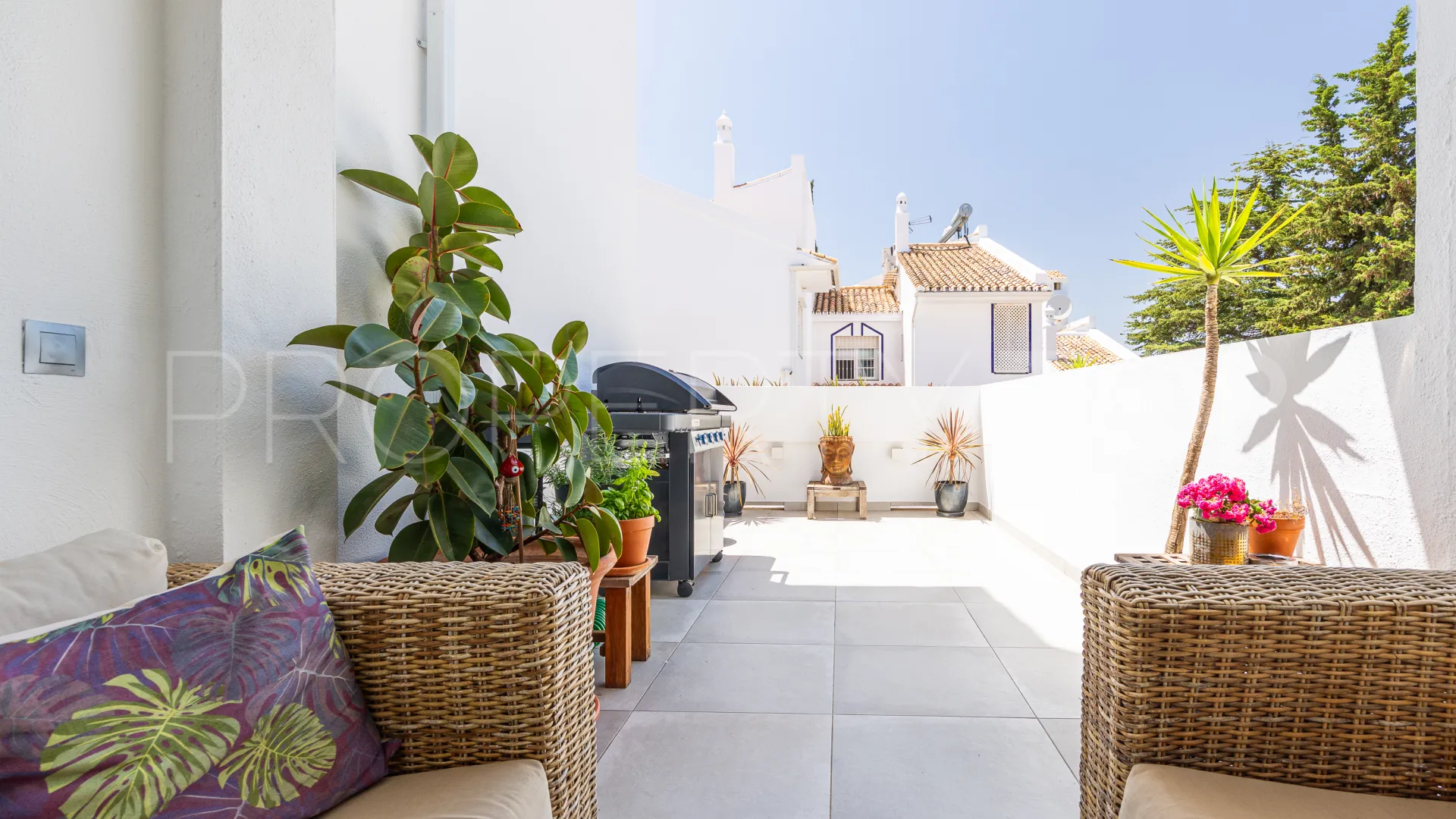 For sale Calahonda 4 bedrooms town house