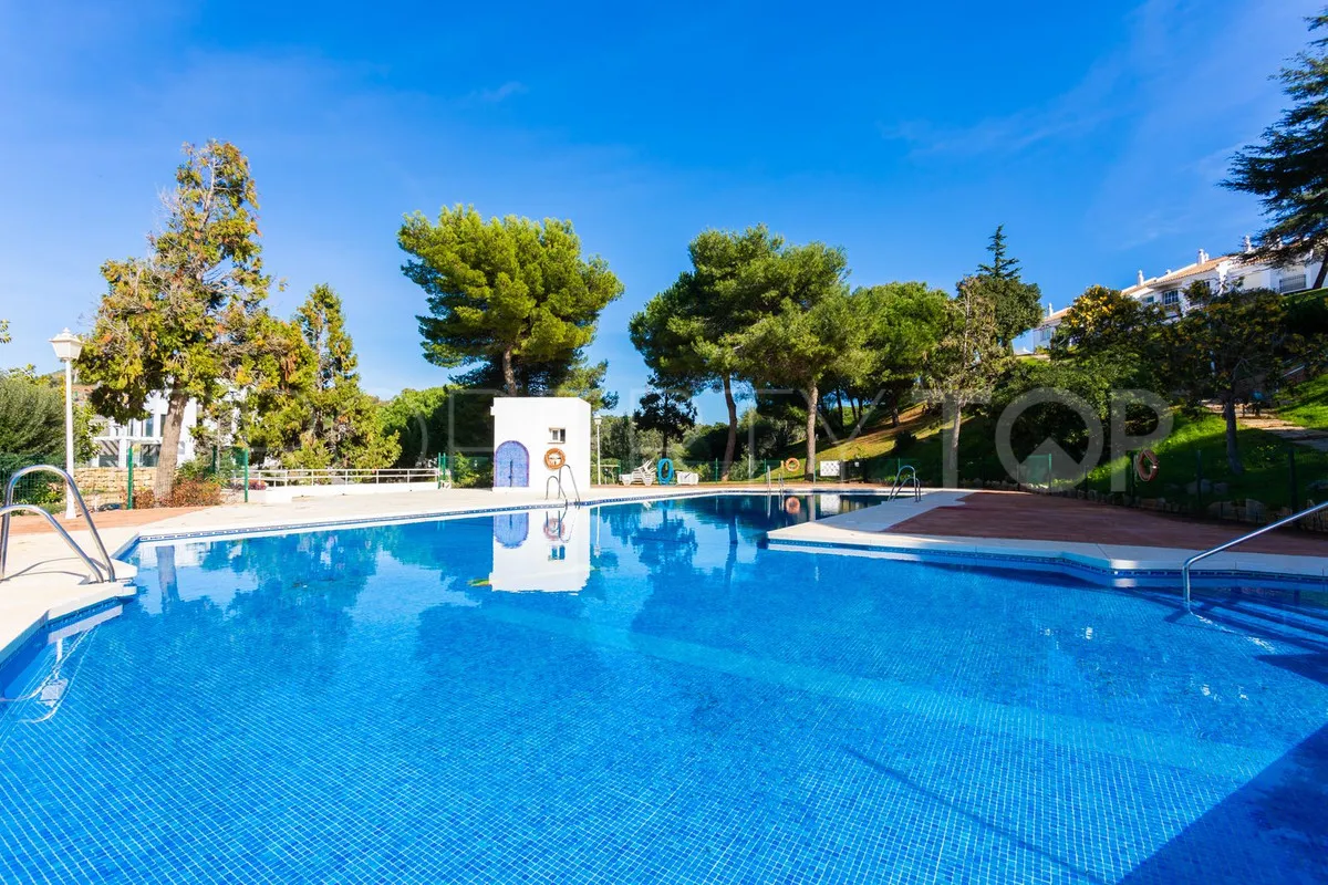 For sale Calahonda 4 bedrooms town house
