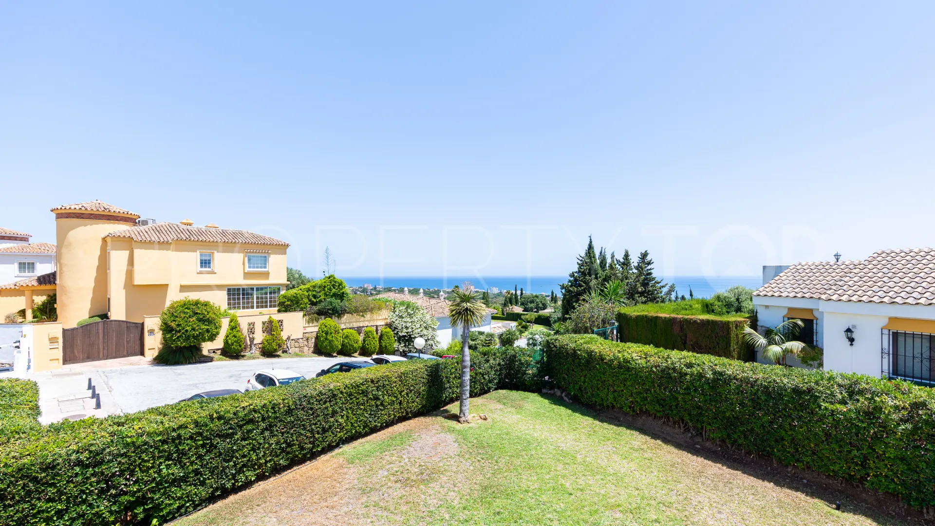 For sale Calahonda 4 bedrooms town house