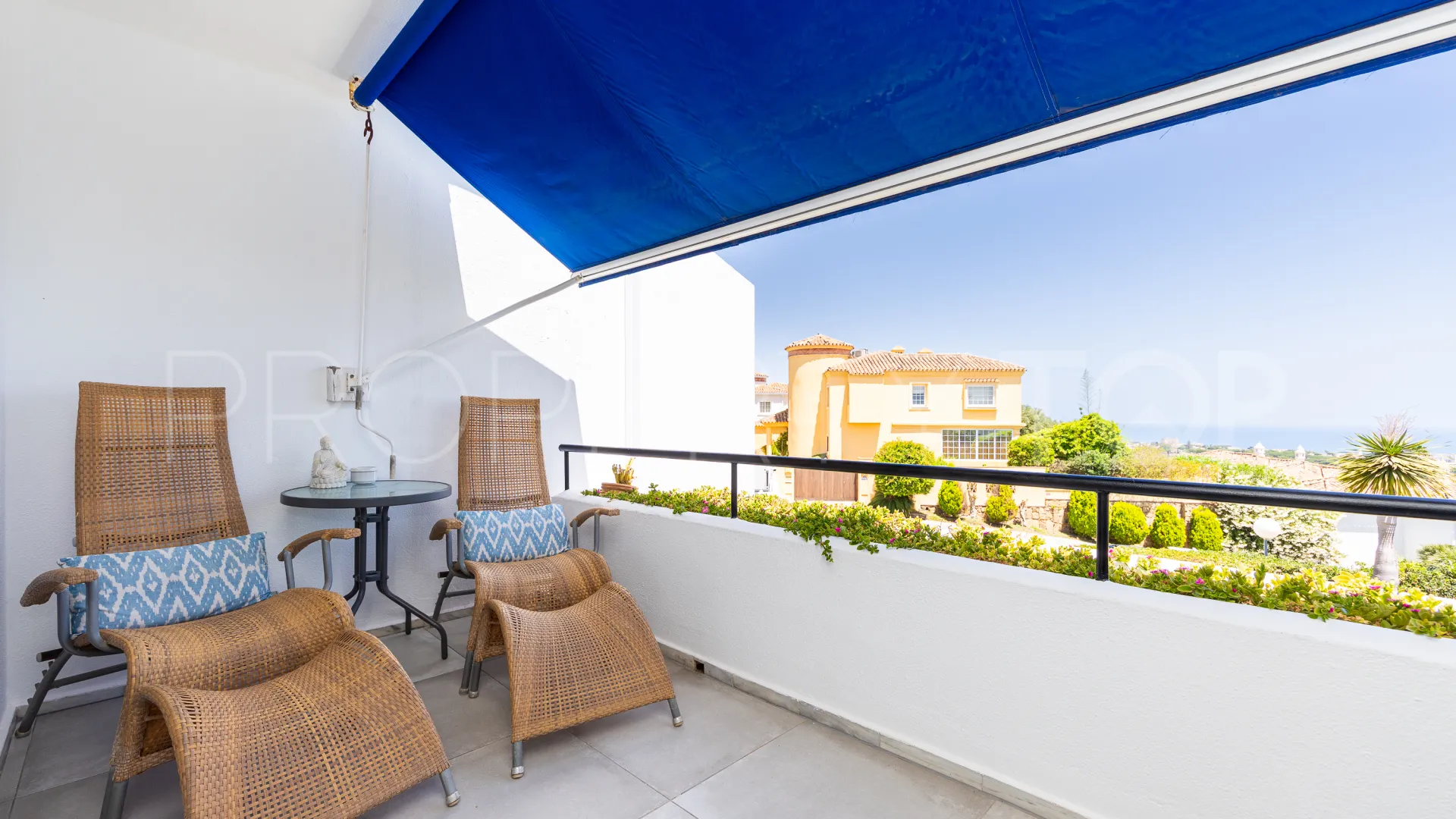 For sale Calahonda 4 bedrooms town house
