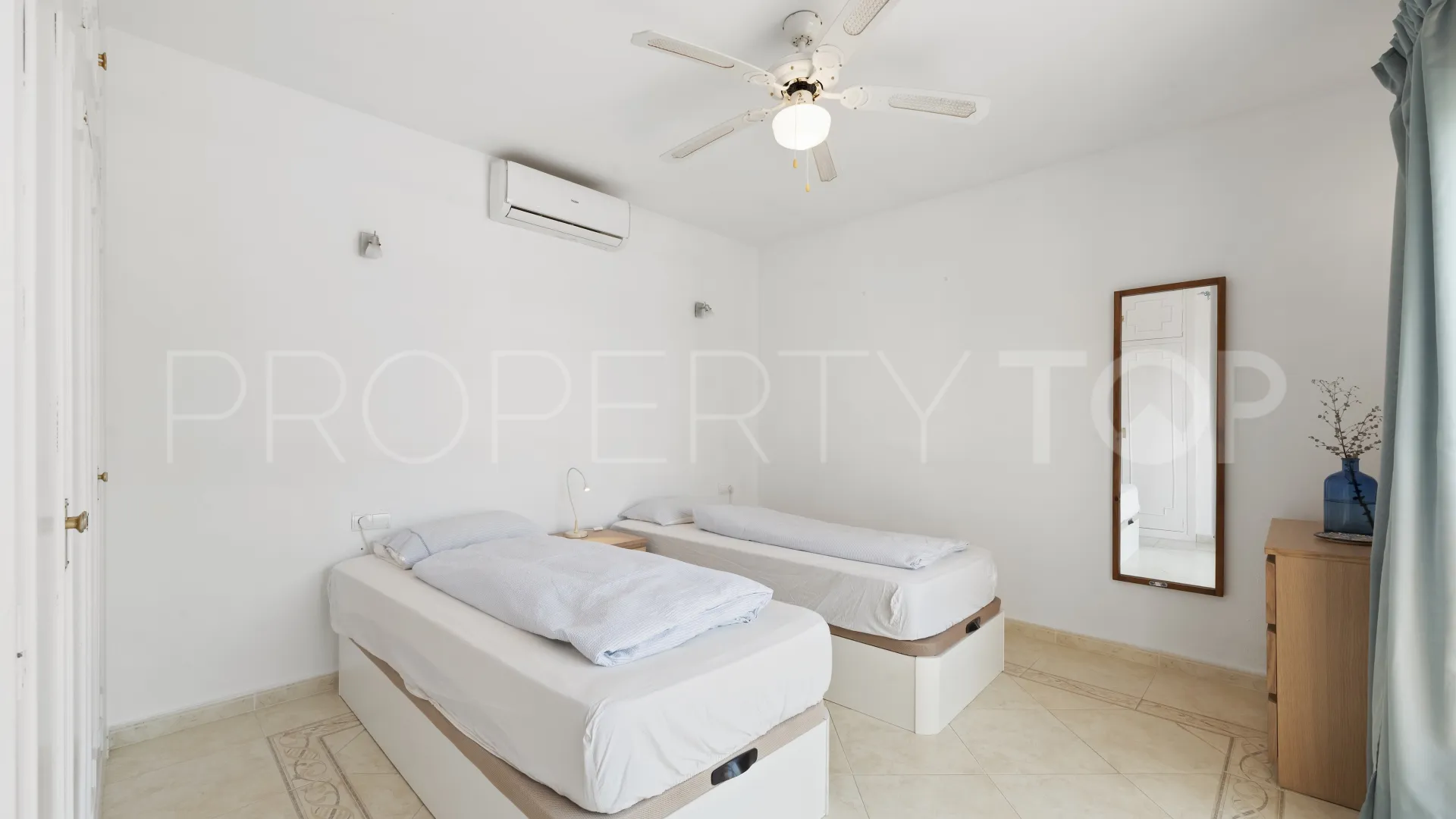 For sale 3 bedrooms villa in Calahonda