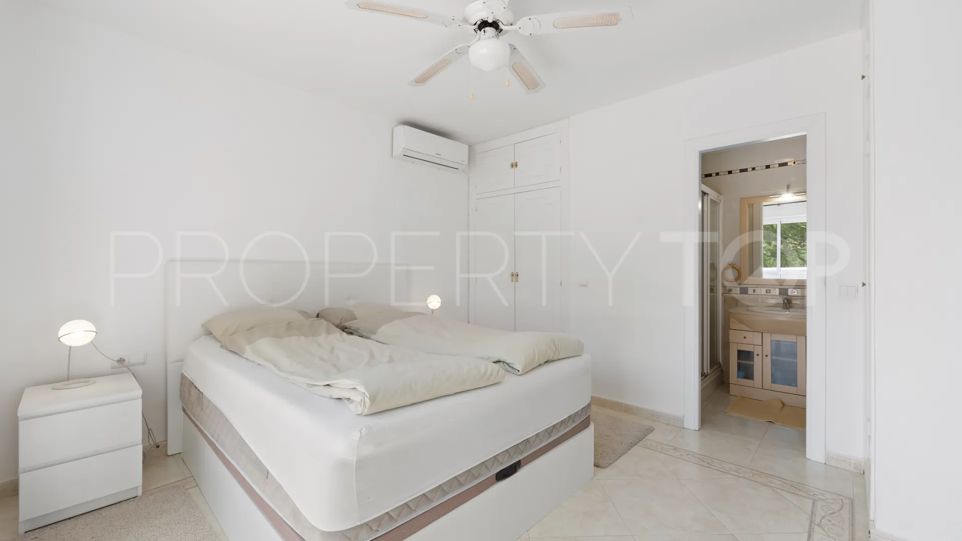 For sale 3 bedrooms villa in Calahonda