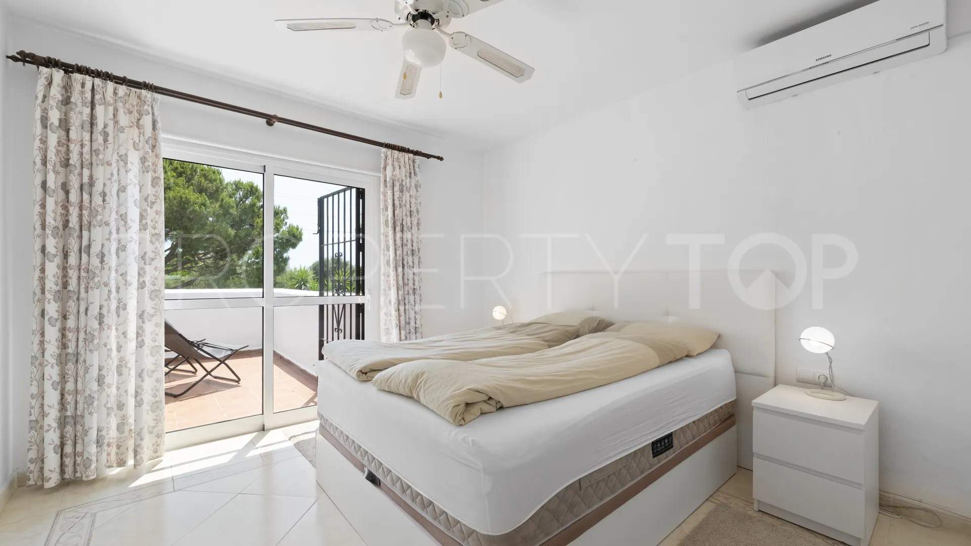 For sale 3 bedrooms villa in Calahonda