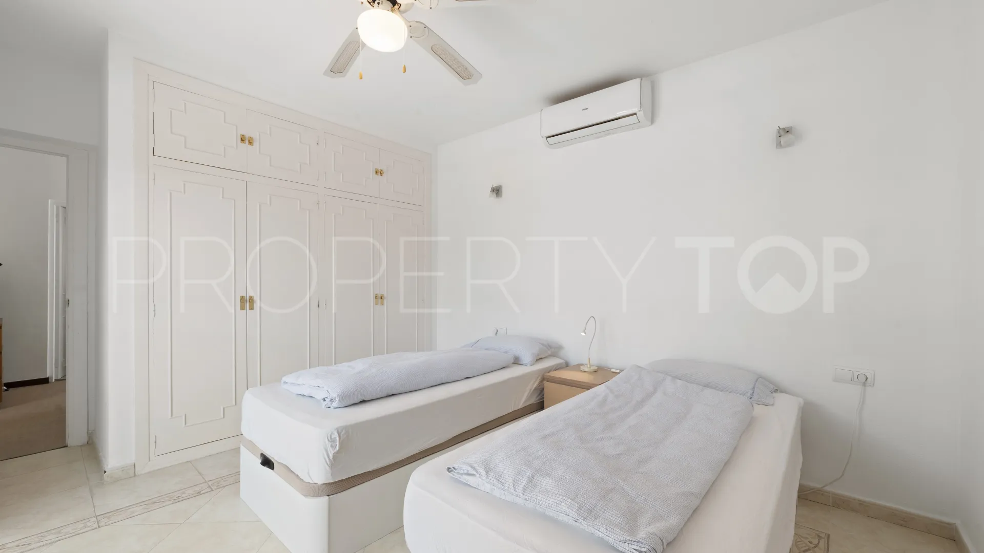 For sale 3 bedrooms villa in Calahonda