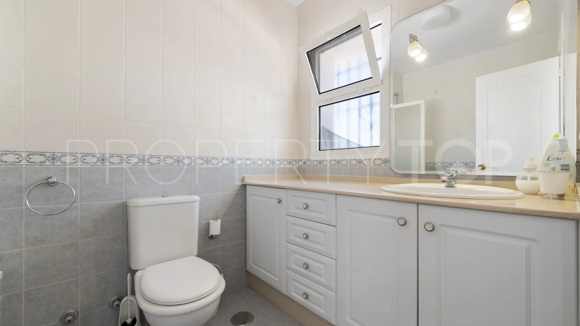 For sale 3 bedrooms villa in Calahonda