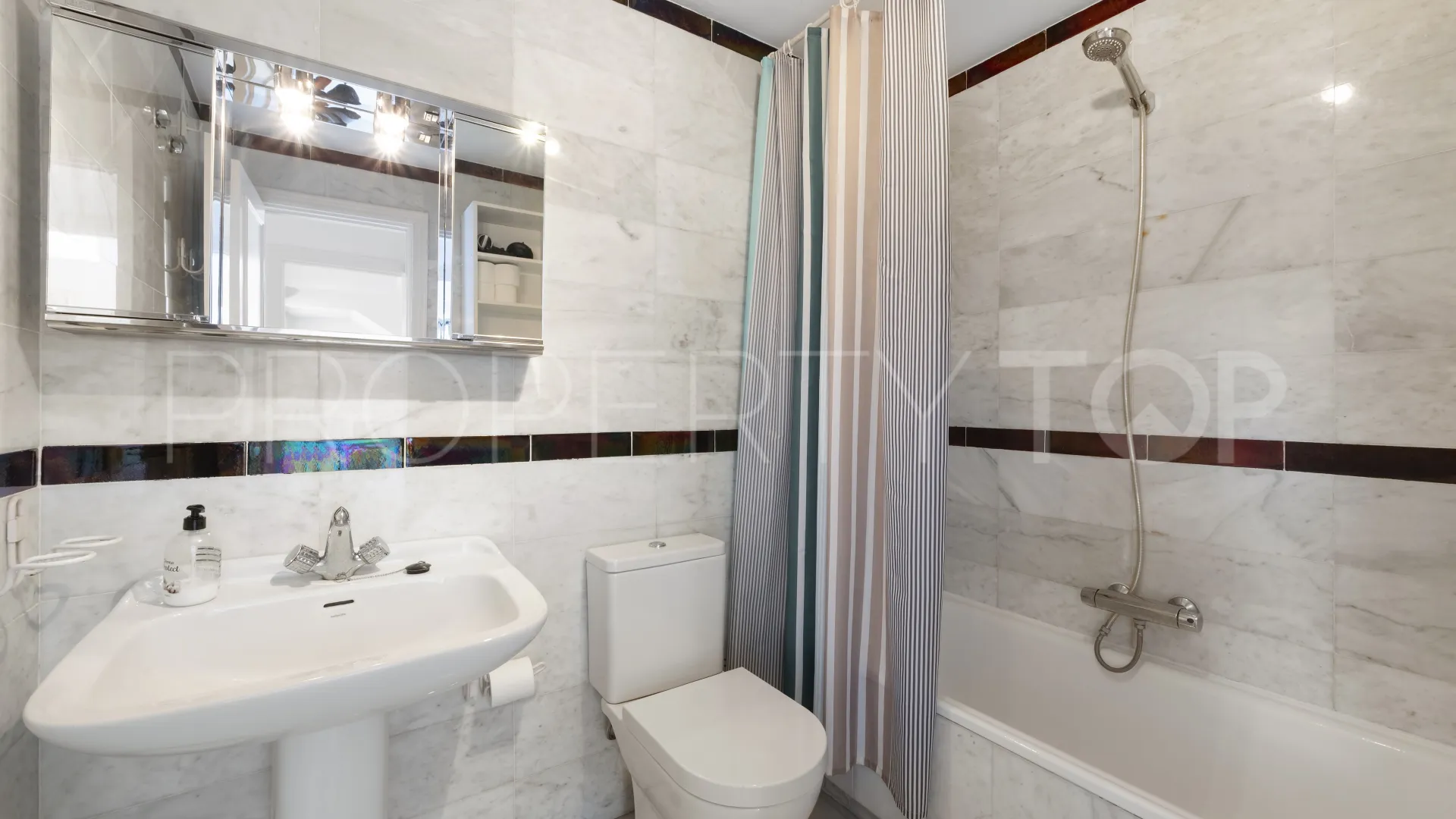 Town house for sale in Torrequebrada with 2 bedrooms