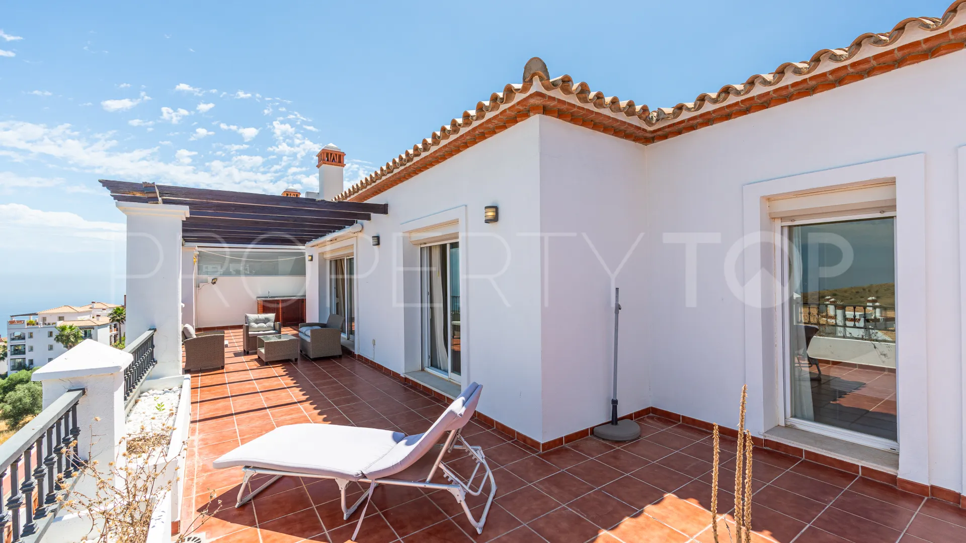 Penthouse for sale in Calahonda with 2 bedrooms