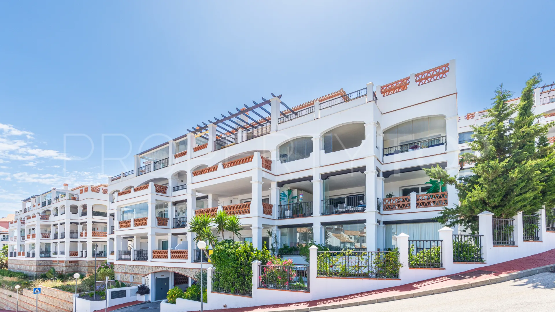 Penthouse for sale in Calahonda with 2 bedrooms