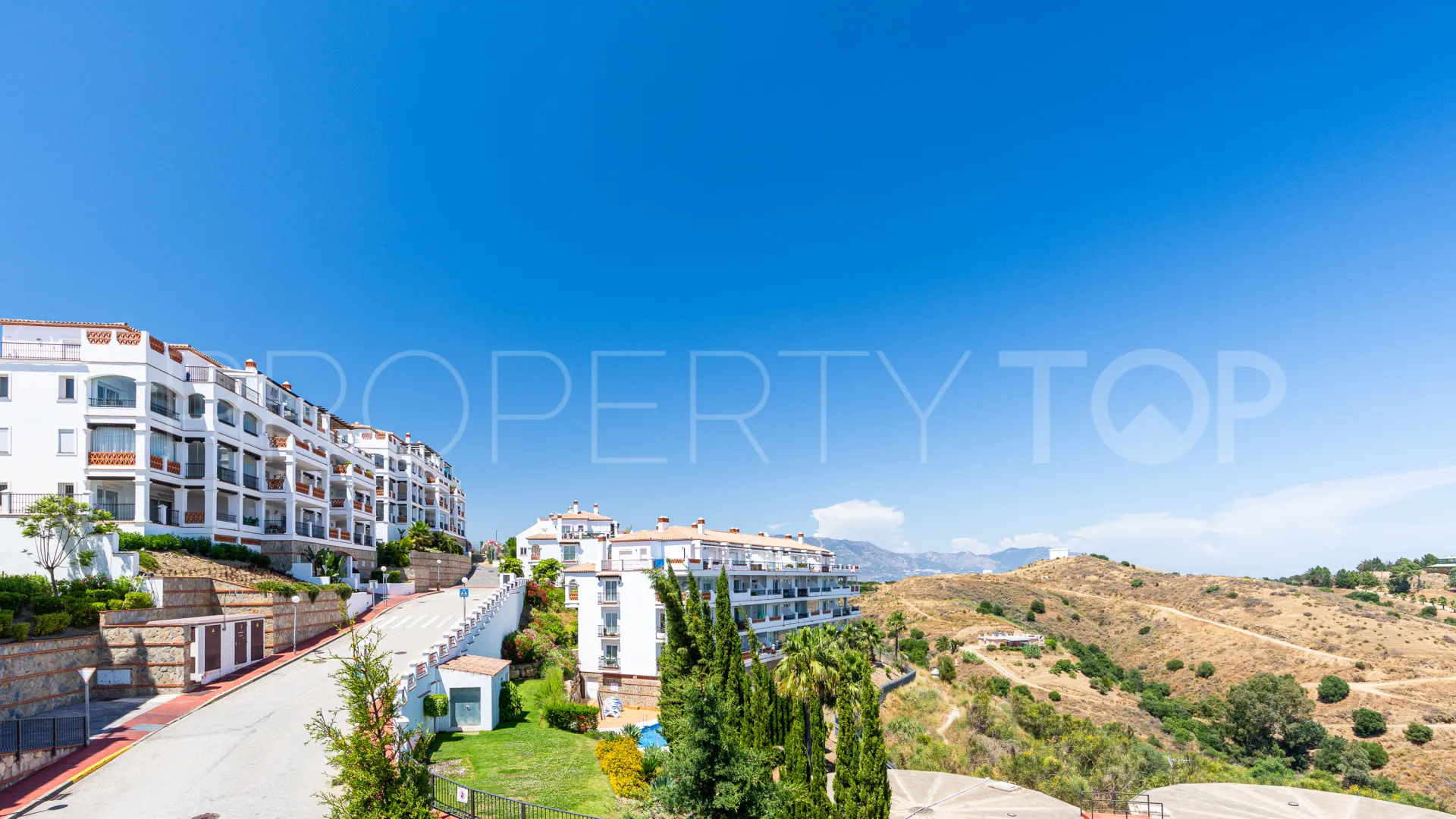 Penthouse for sale in Calahonda with 2 bedrooms