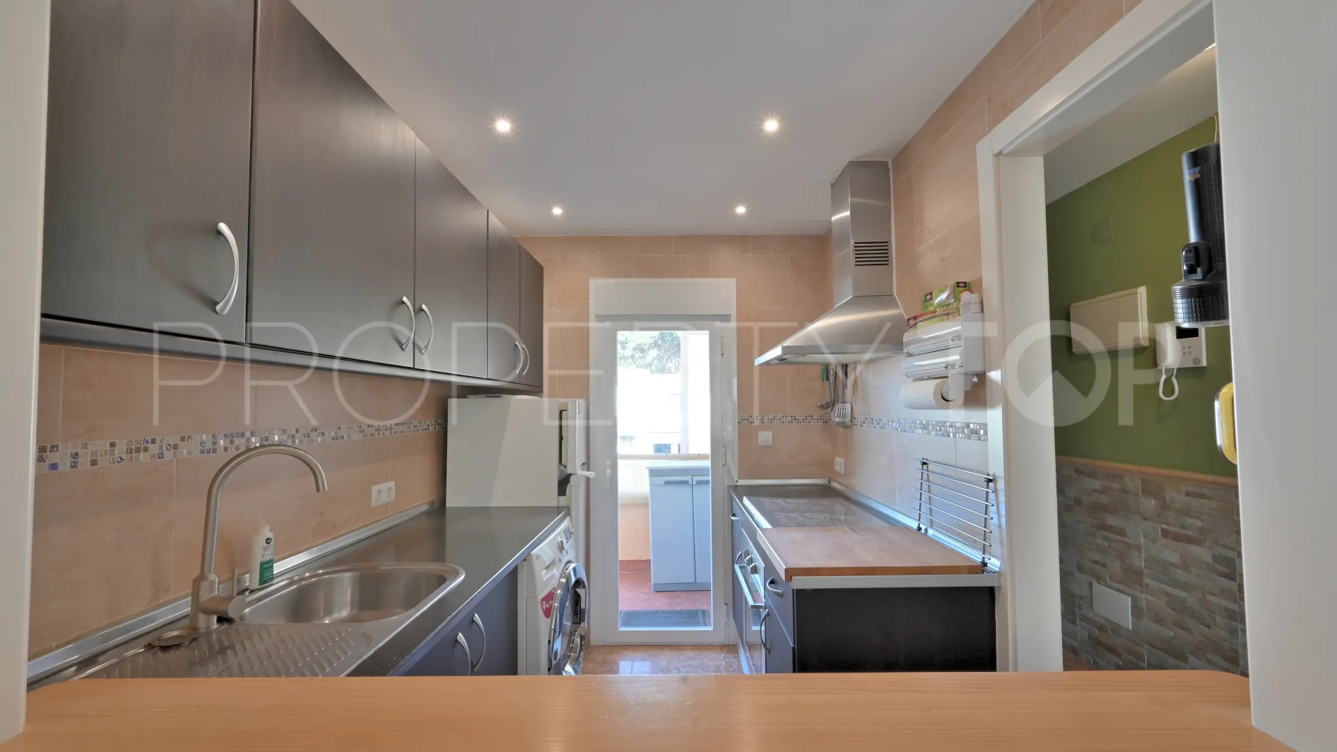 Calahonda, apartamento con 2 dormitorios en venta