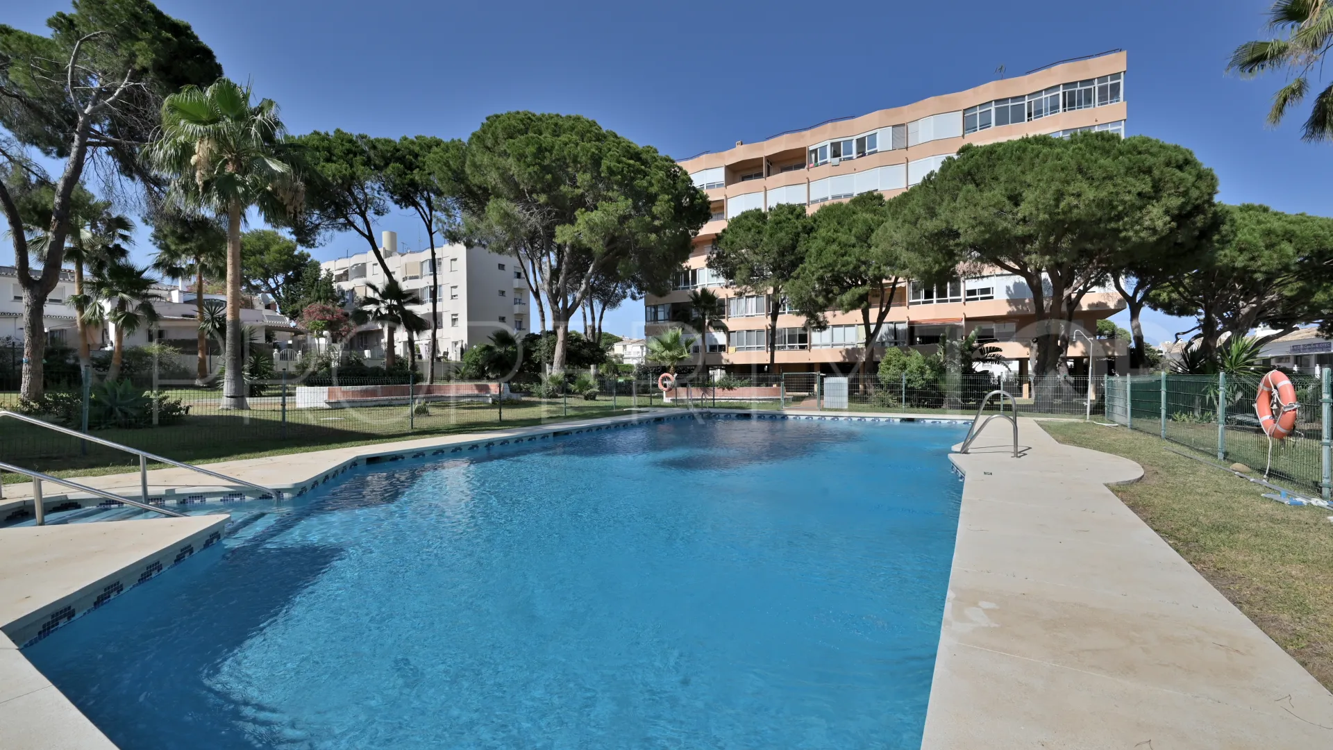 Calahonda, apartamento con 2 dormitorios en venta