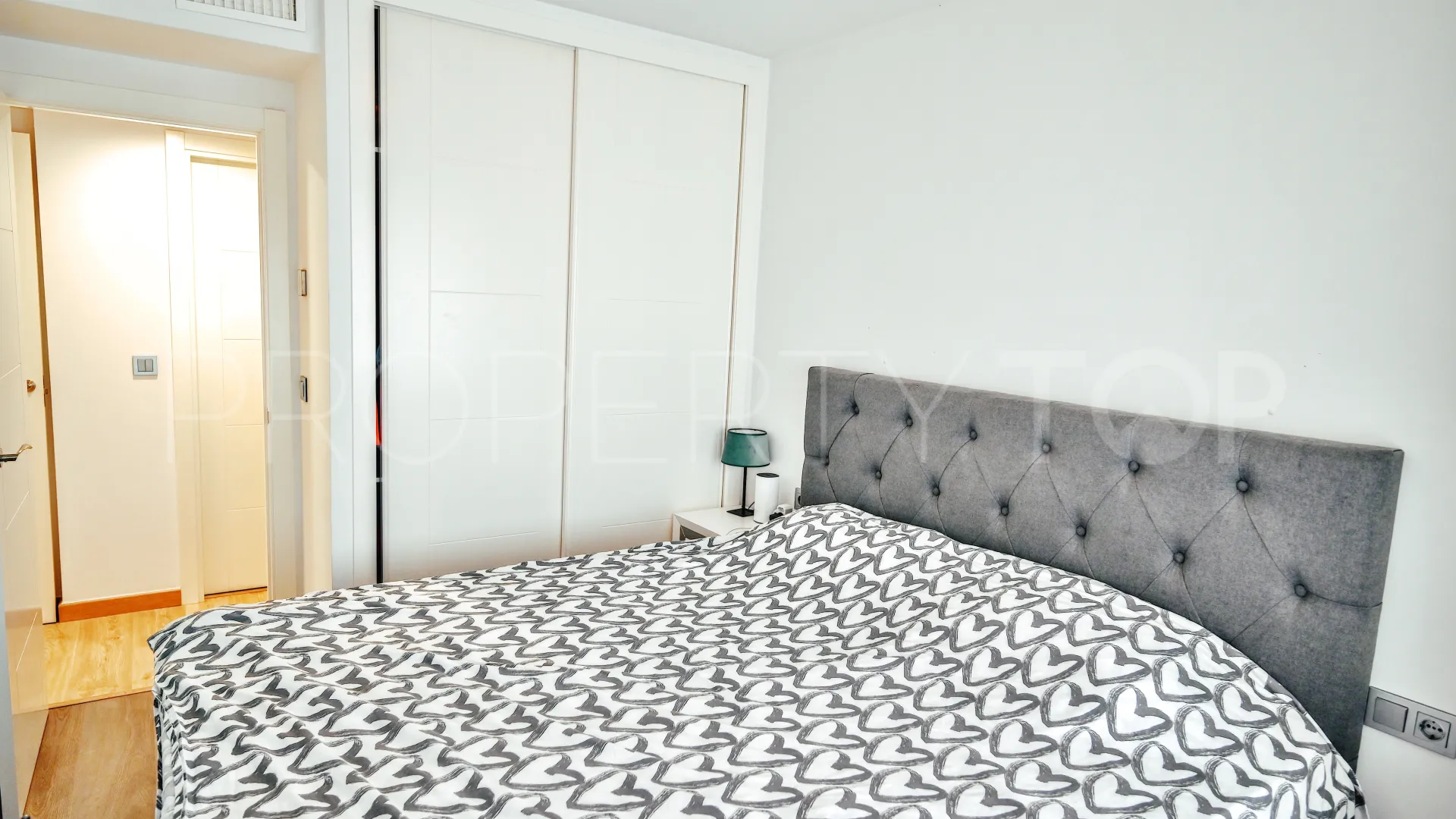 Apartment with 2 bedrooms for sale in La Carihuela