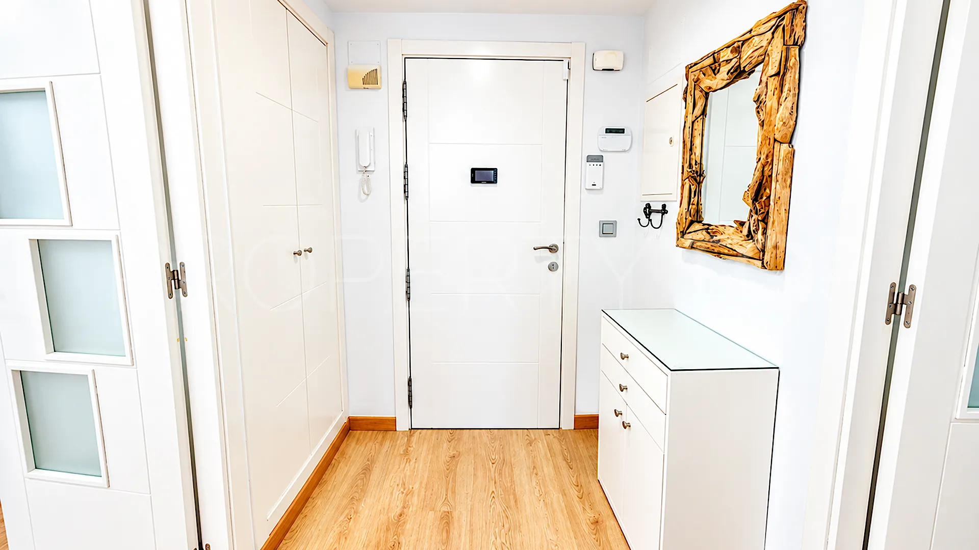 For sale 2 bedrooms apartment in La Carihuela