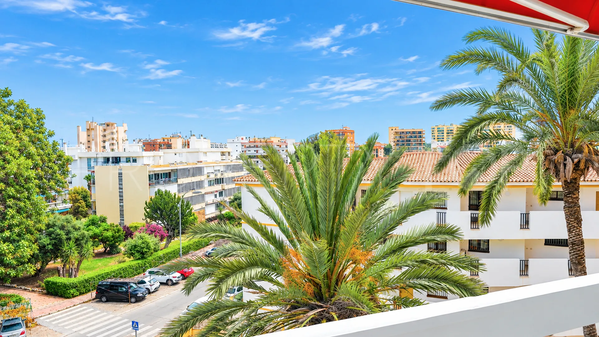 For sale 2 bedrooms apartment in La Carihuela