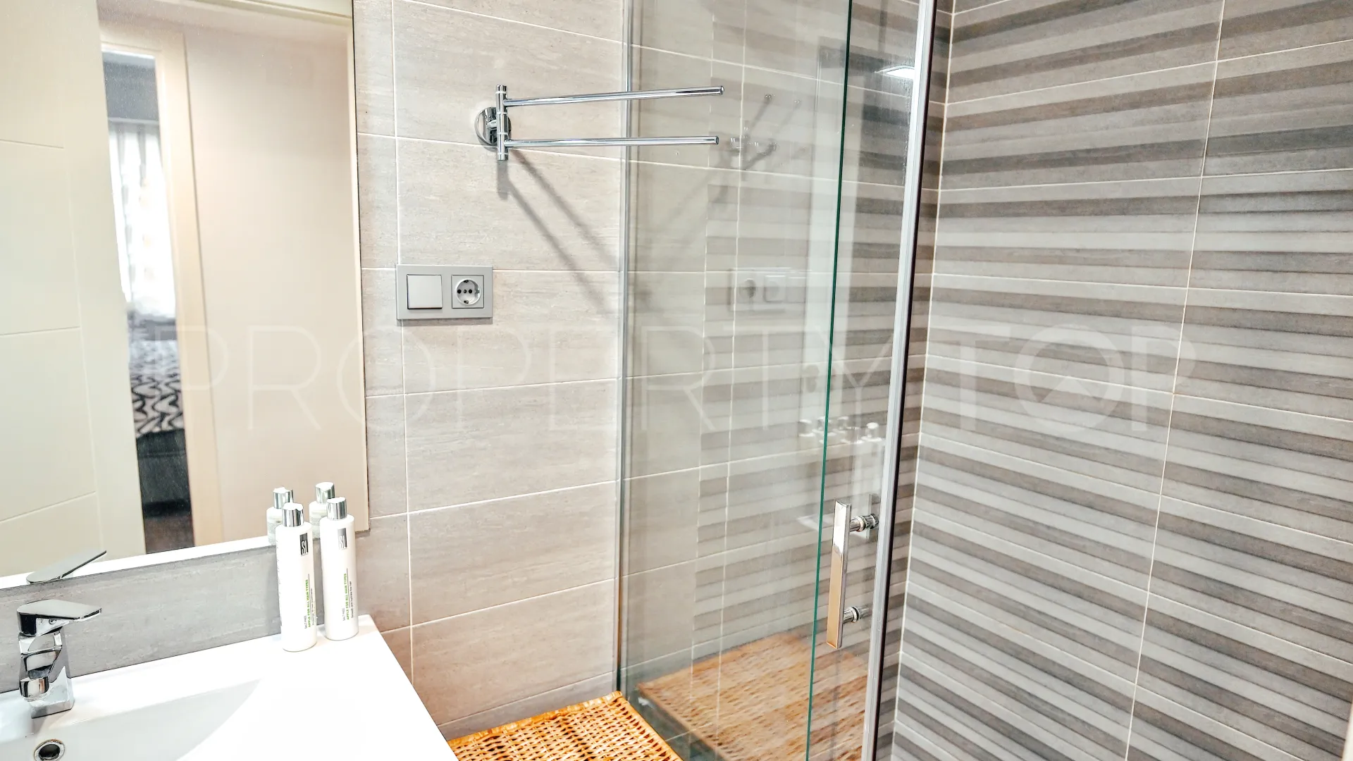 Apartment with 2 bedrooms for sale in La Carihuela