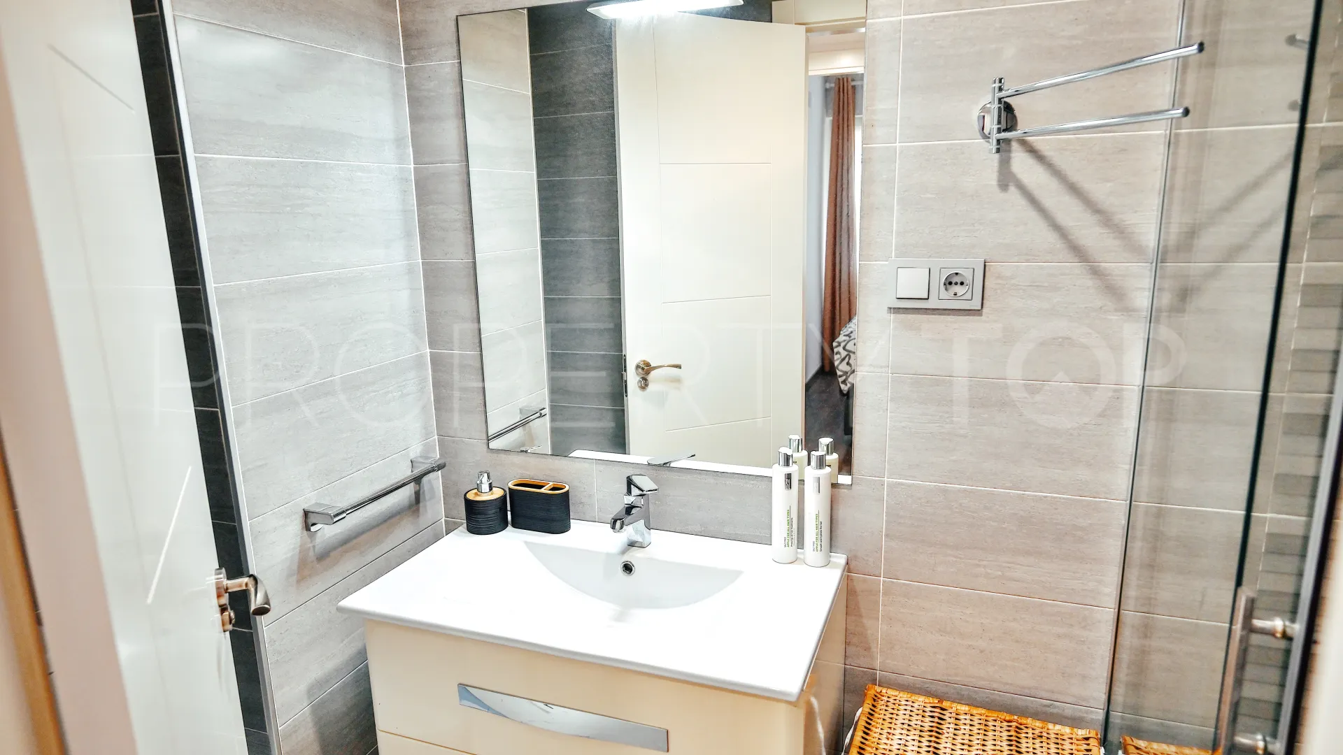 Apartment with 2 bedrooms for sale in La Carihuela