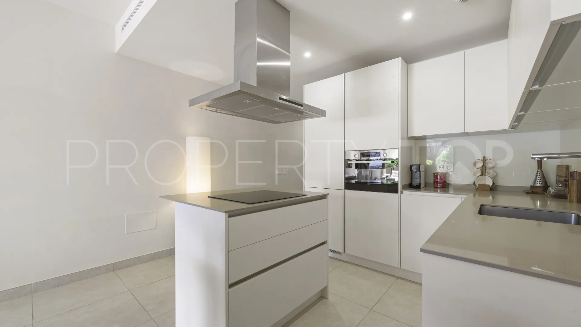 Cala de Mijas, apartamento planta baja en venta de 2 dormitorios