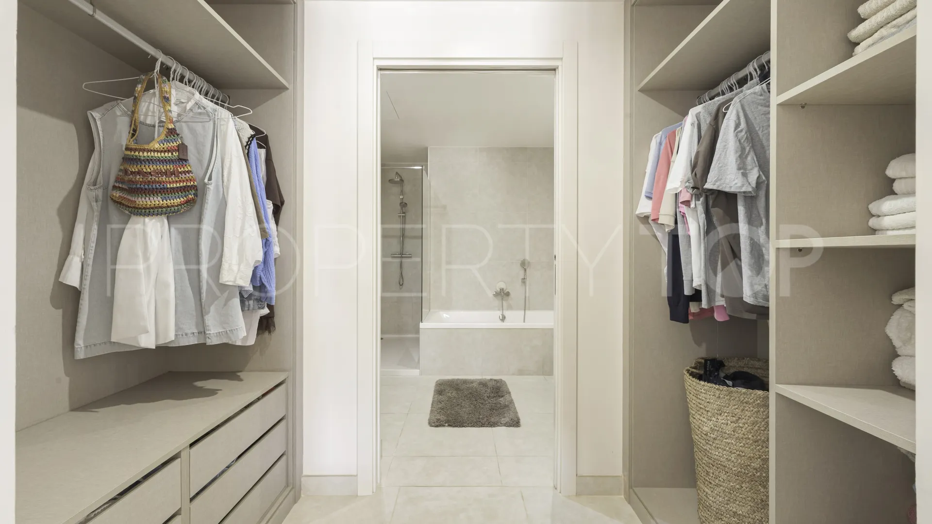 Cala de Mijas, apartamento planta baja en venta de 2 dormitorios