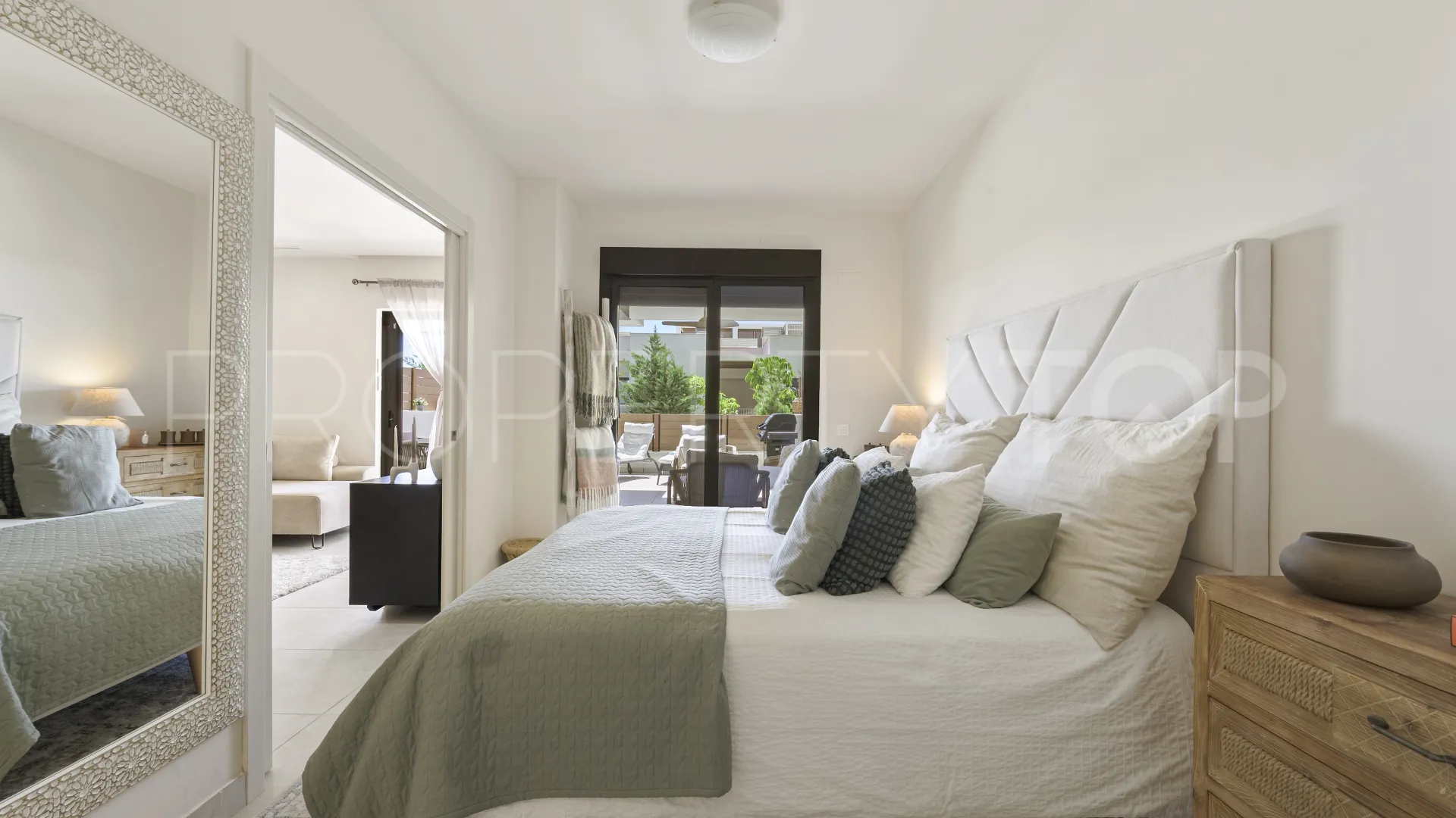 Cala de Mijas, apartamento planta baja en venta de 2 dormitorios