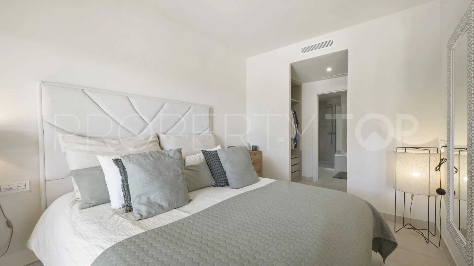 Cala de Mijas, apartamento planta baja en venta de 2 dormitorios