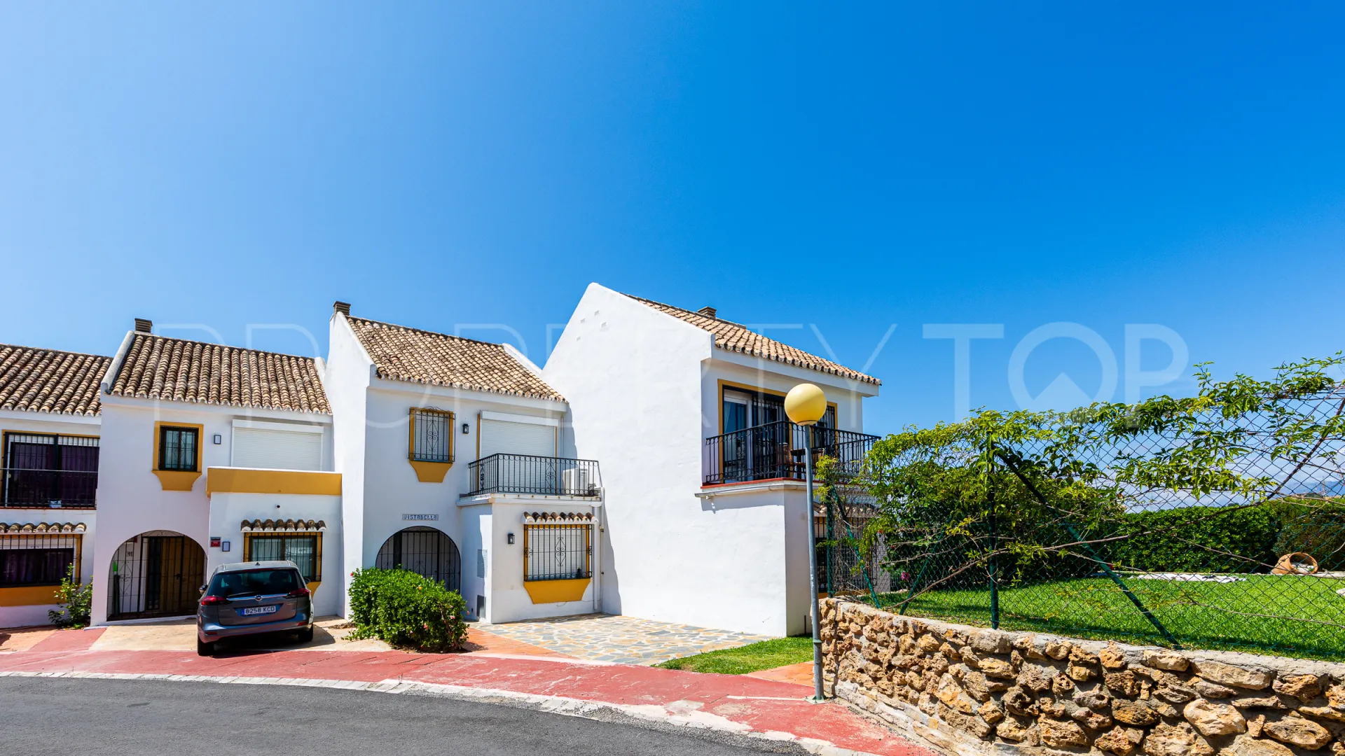 4 bedrooms semi detached house in Calahonda for sale