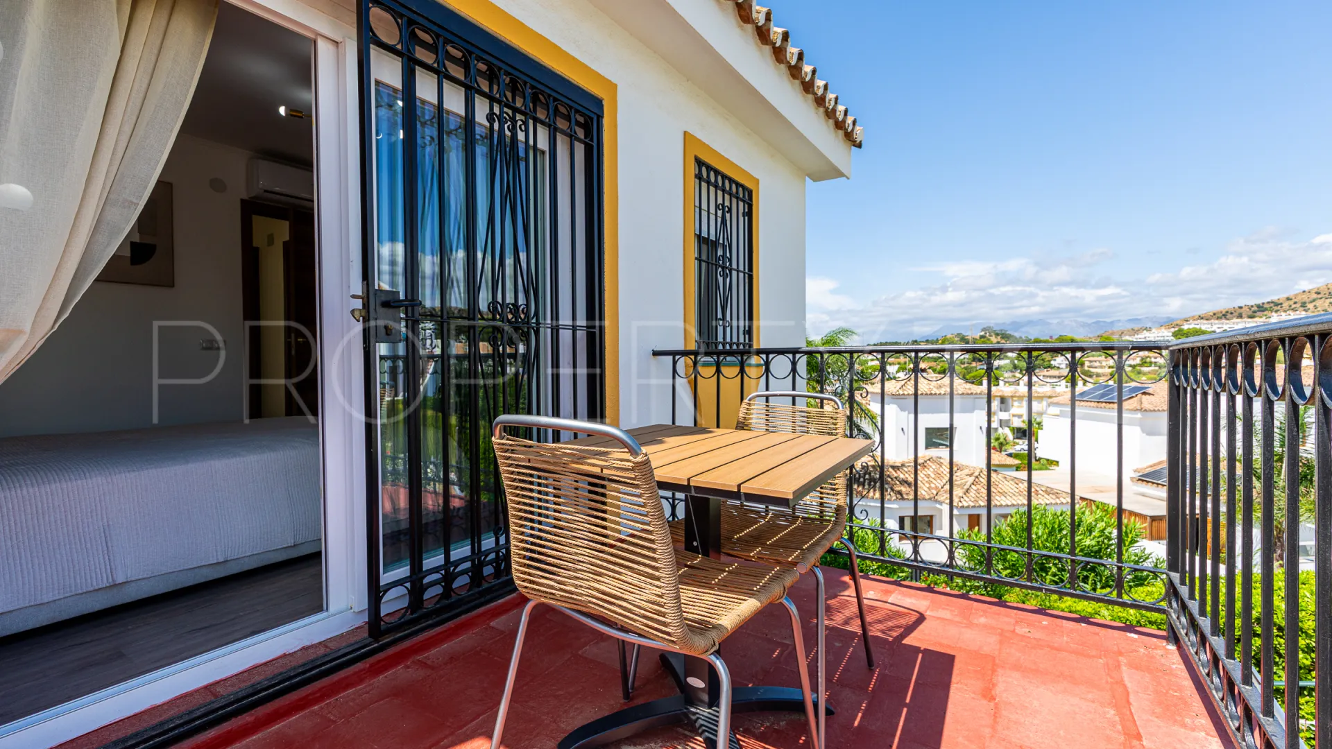 4 bedrooms semi detached house in Calahonda for sale