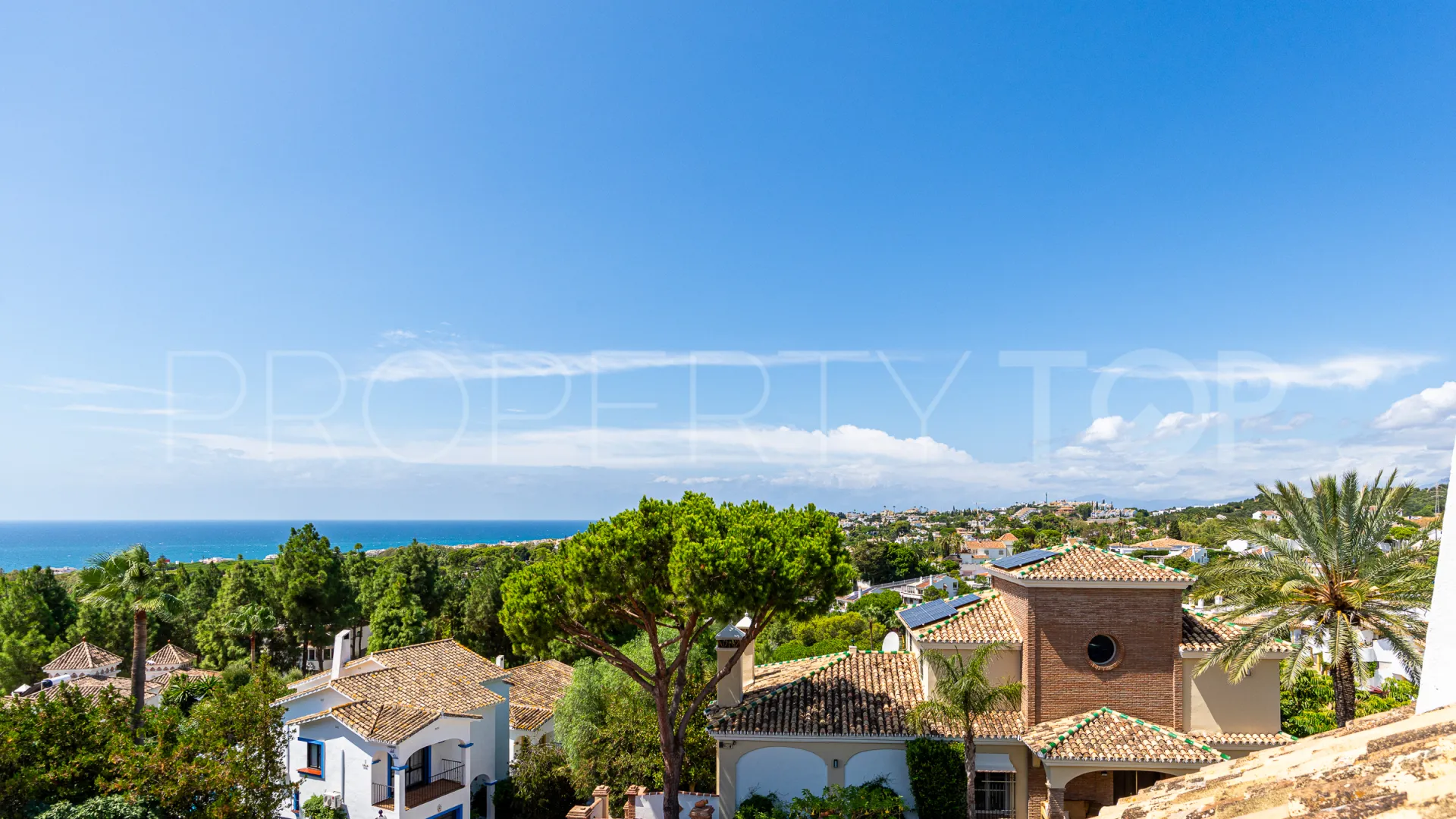 4 bedrooms semi detached house in Calahonda for sale
