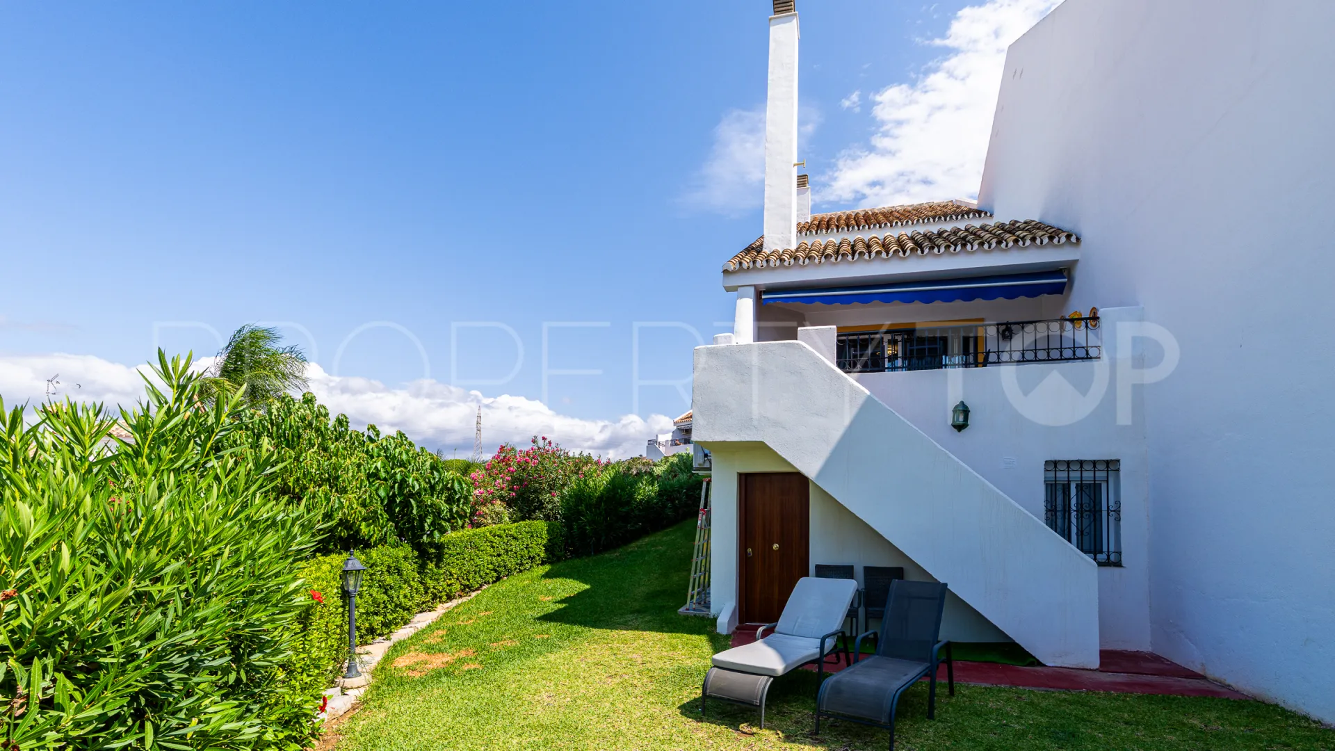 4 bedrooms semi detached house in Calahonda for sale