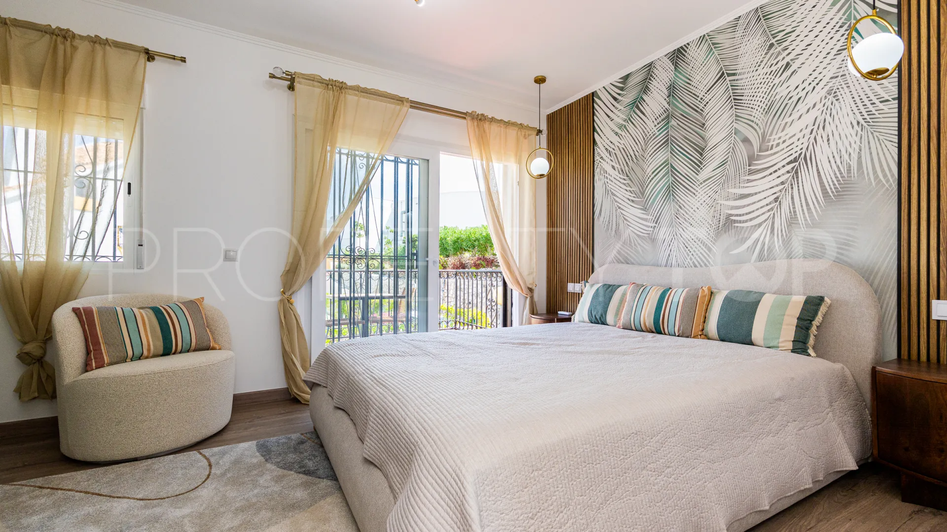 4 bedrooms semi detached house in Calahonda for sale