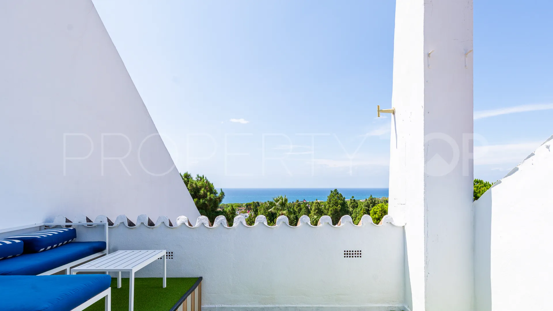 4 bedrooms semi detached house in Calahonda for sale