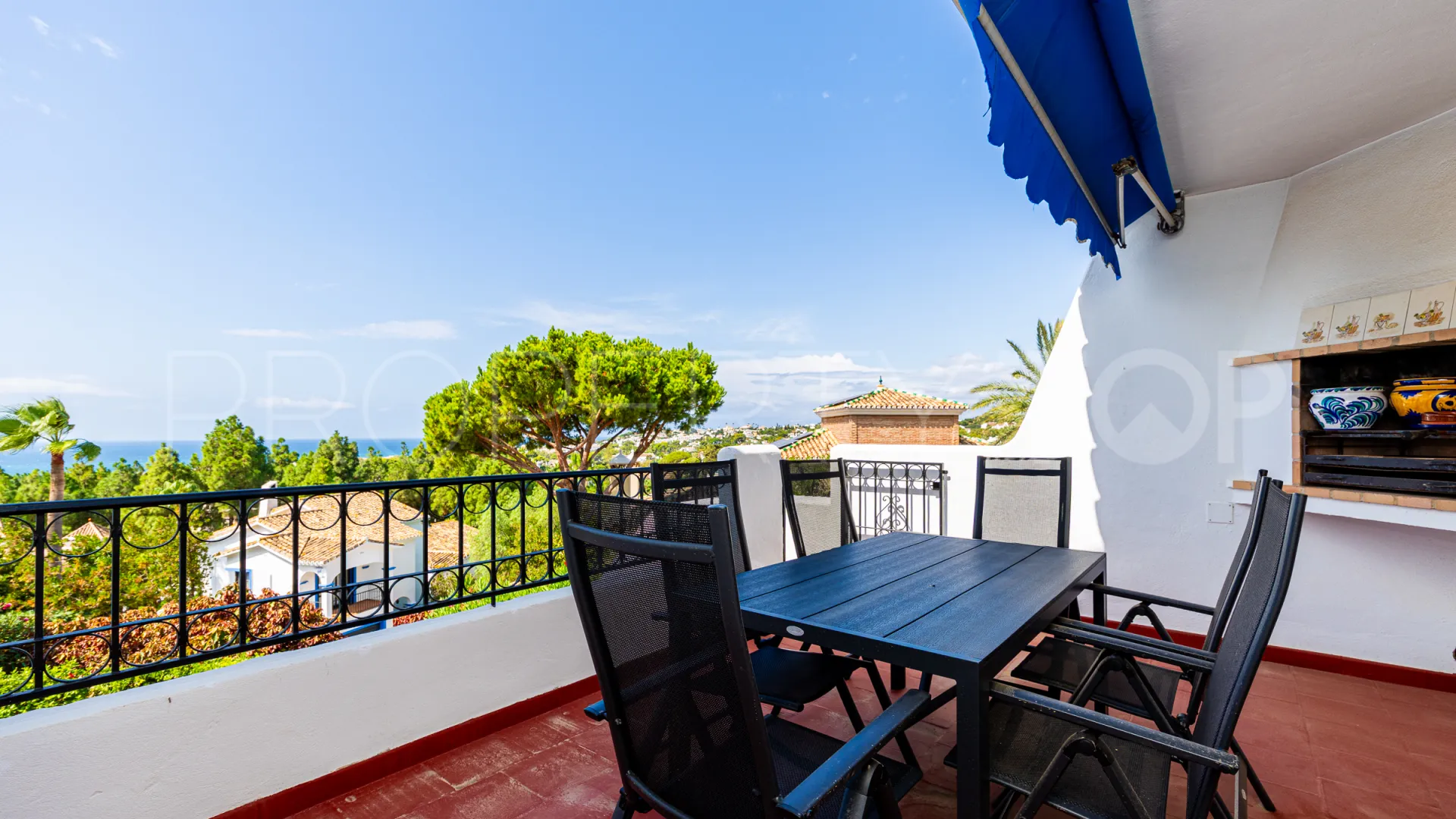 4 bedrooms semi detached house in Calahonda for sale